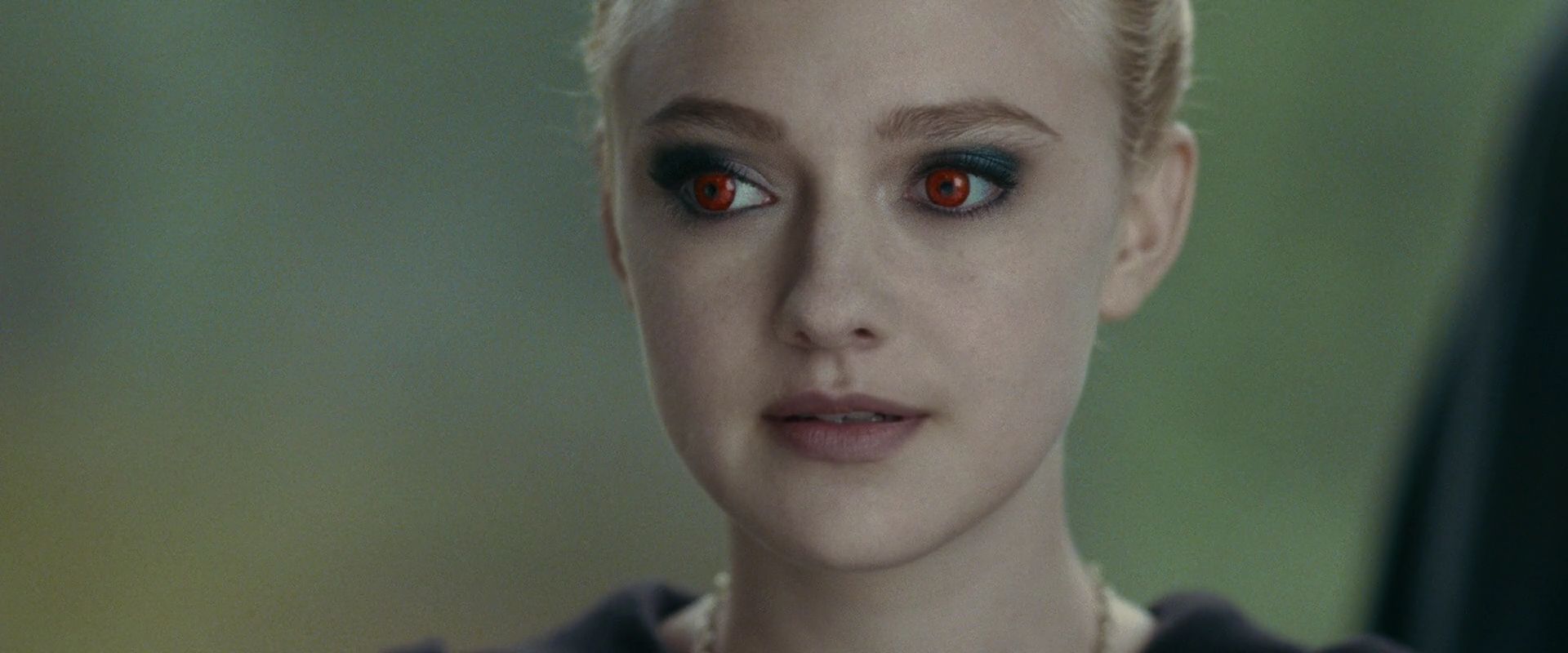 lovely-dakota-eclipse-screen-capture-61.jpg