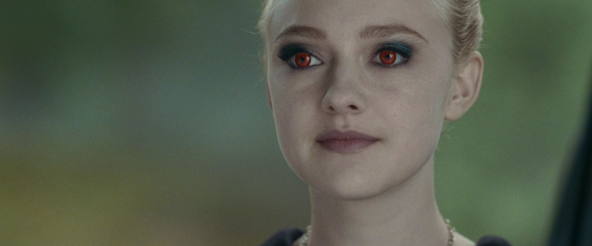 lovely-dakota-eclipse-screen-capture-63.jpg