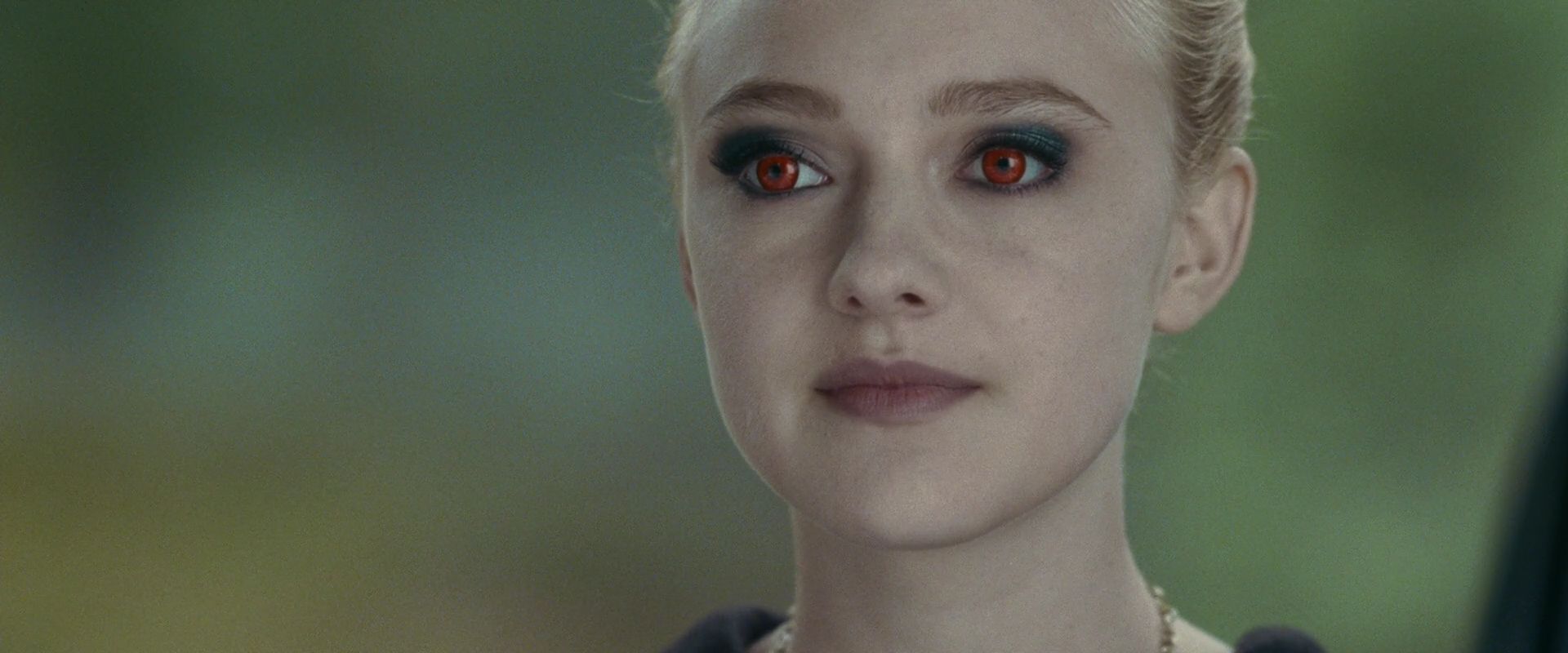 lovely-dakota-eclipse-screen-capture-64.jpg