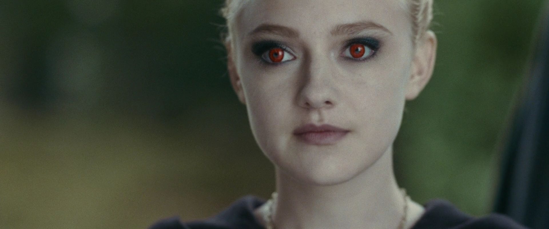 lovely-dakota-eclipse-screen-capture-73.jpg