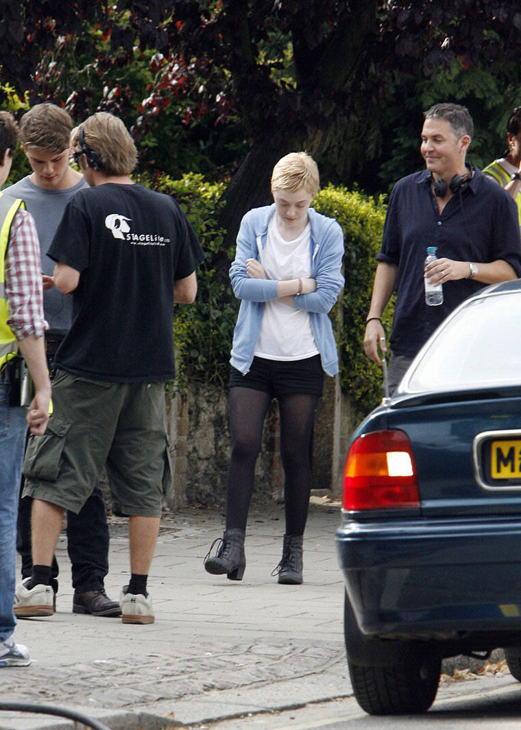 lovely-dakota-now-is-good-07-11-2011-07.jpg