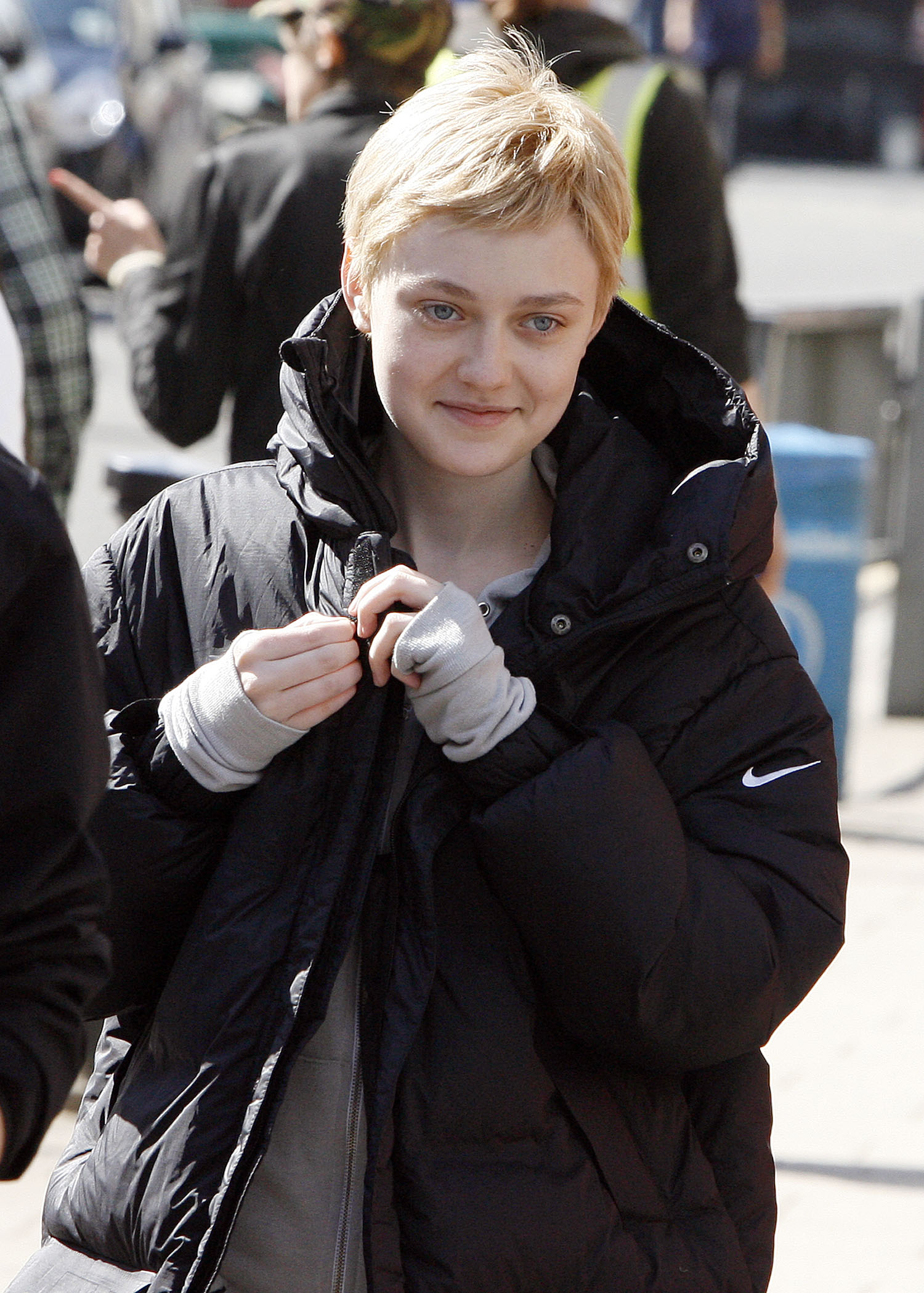 lovely-dakota-now-is-good-07-22-2011-01.jpg