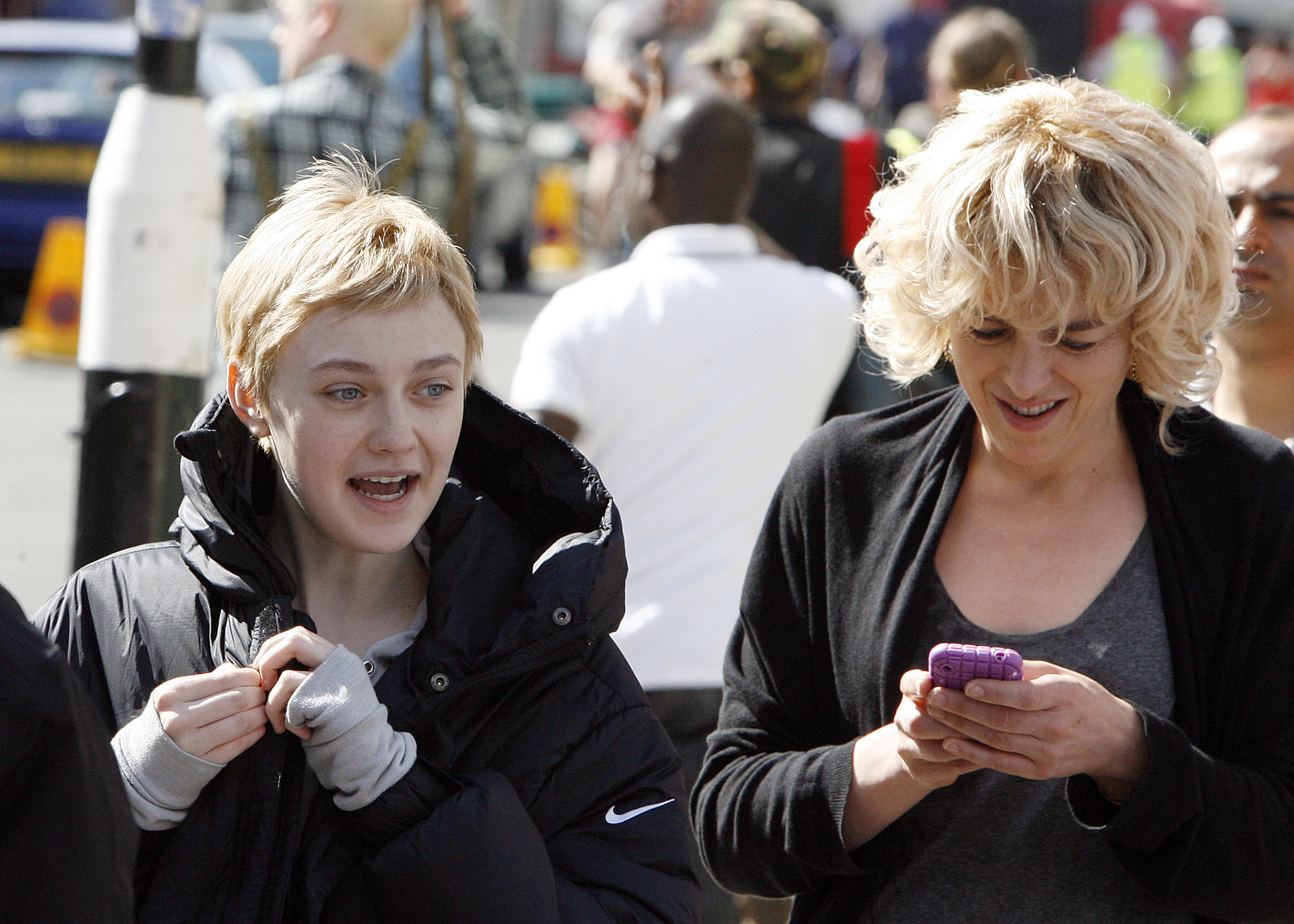 lovely-dakota-now-is-good-07-22-2011-10.jpg
