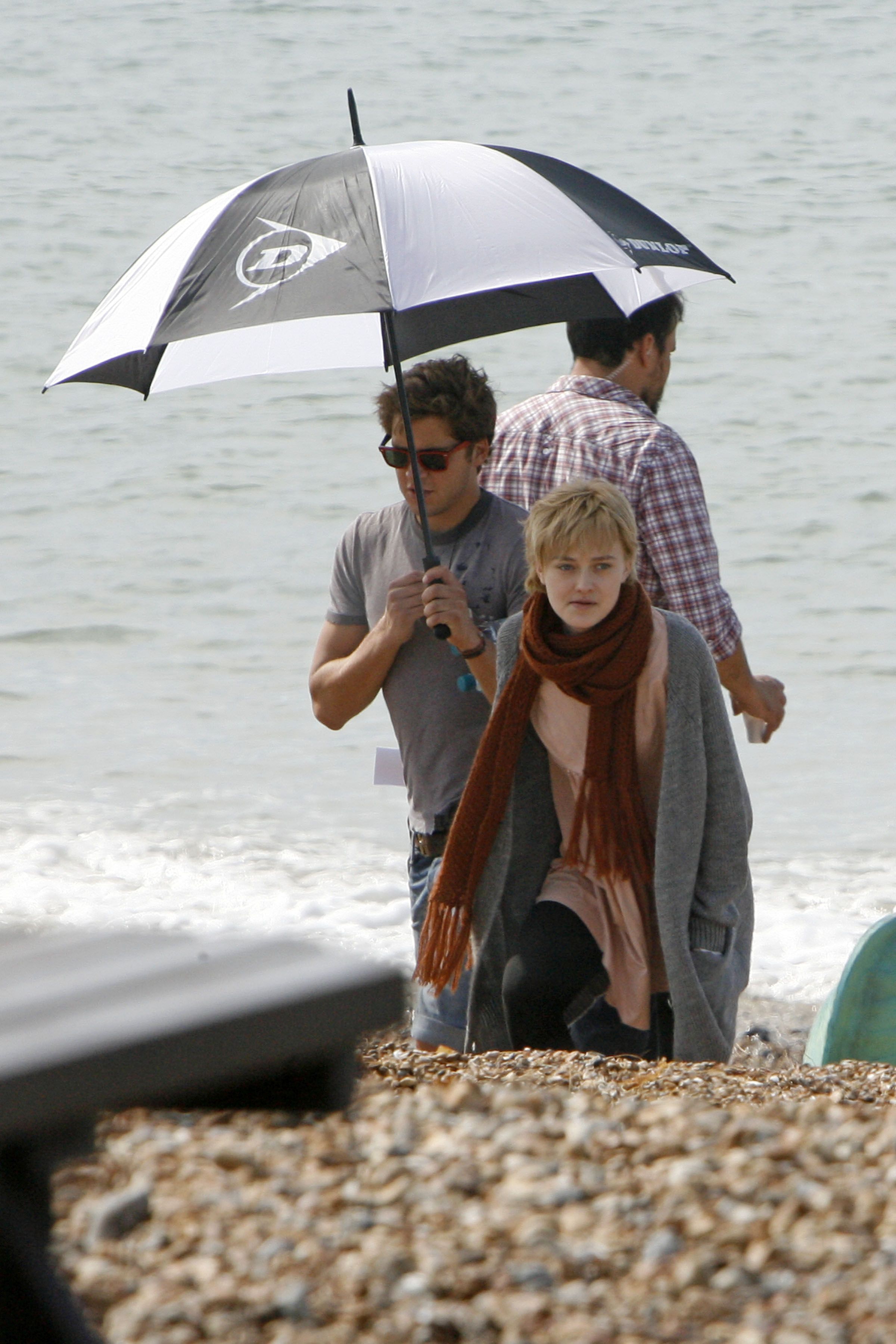 lovely-dakota-now-is-good-07-25-2011-36.jpg