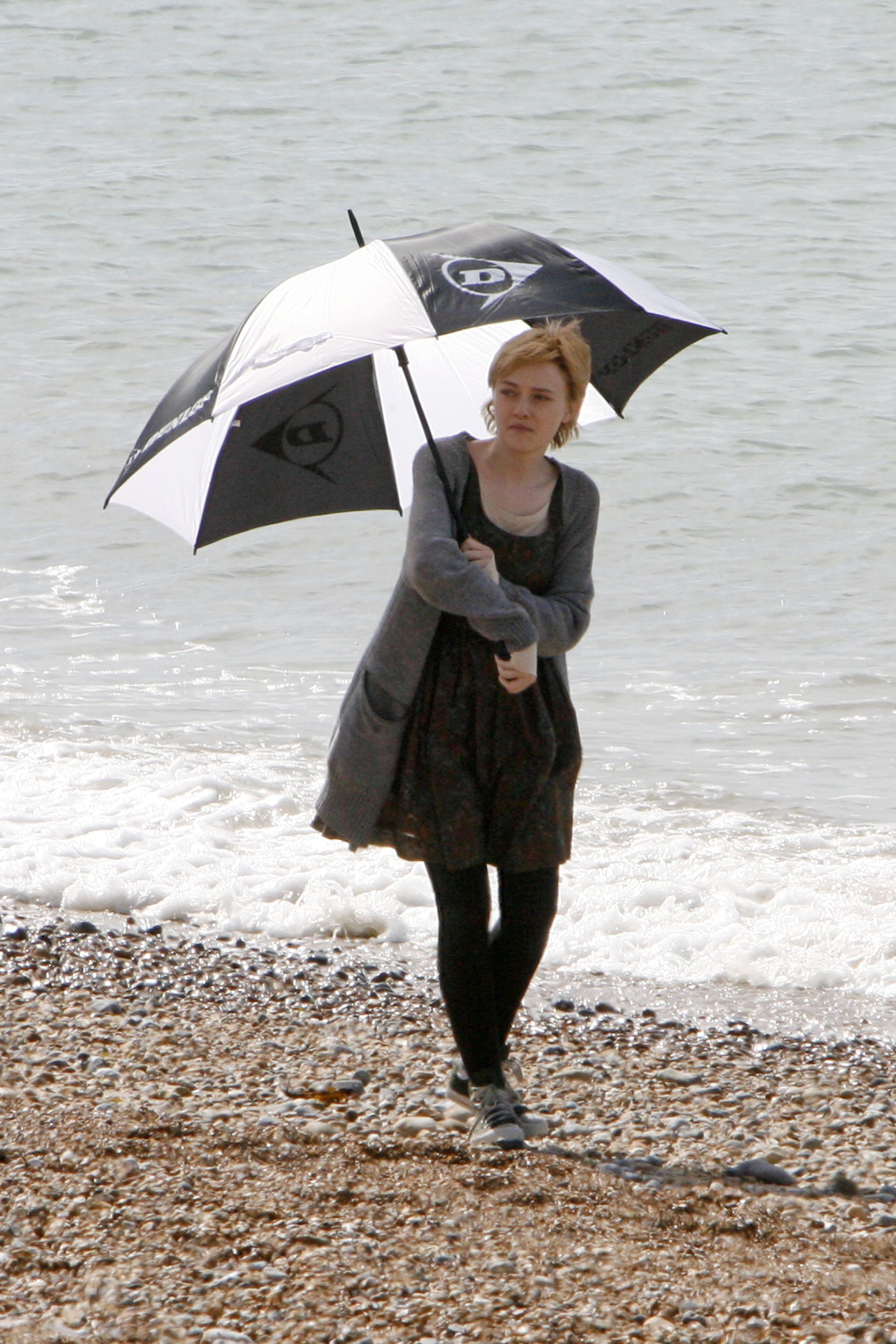 lovely-dakota-now-is-good-07-25-2011-37.jpg