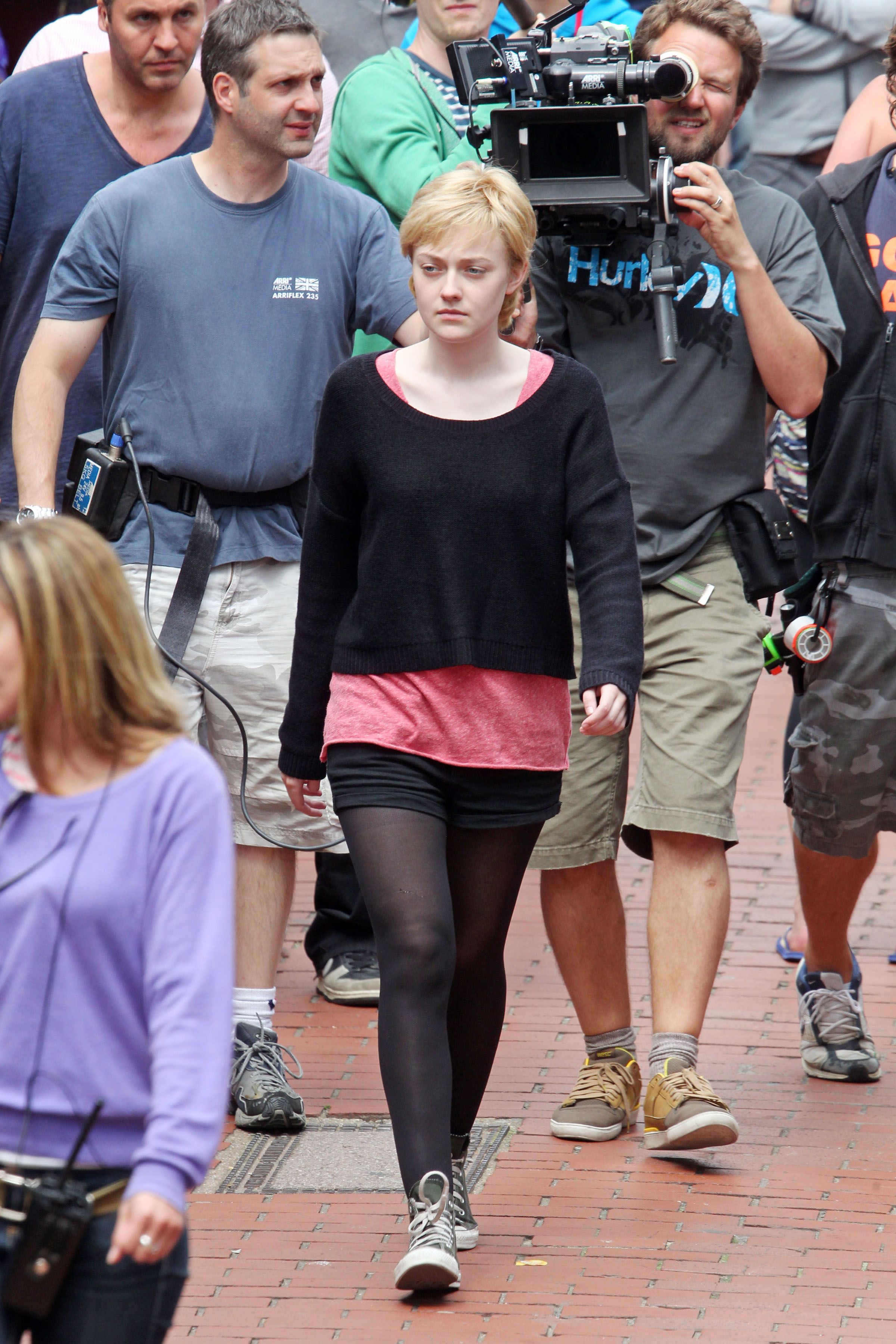 lovely-dakota-now-is-good-07-26-2011-11.jpg