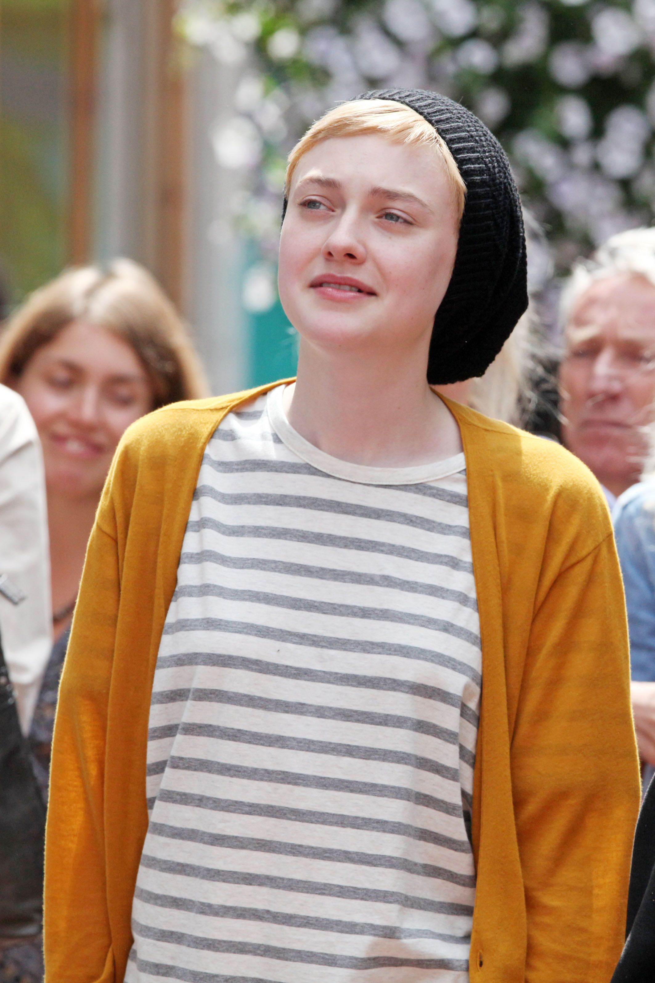 lovely-dakota-now-is-good-07-26-2011-17.jpg
