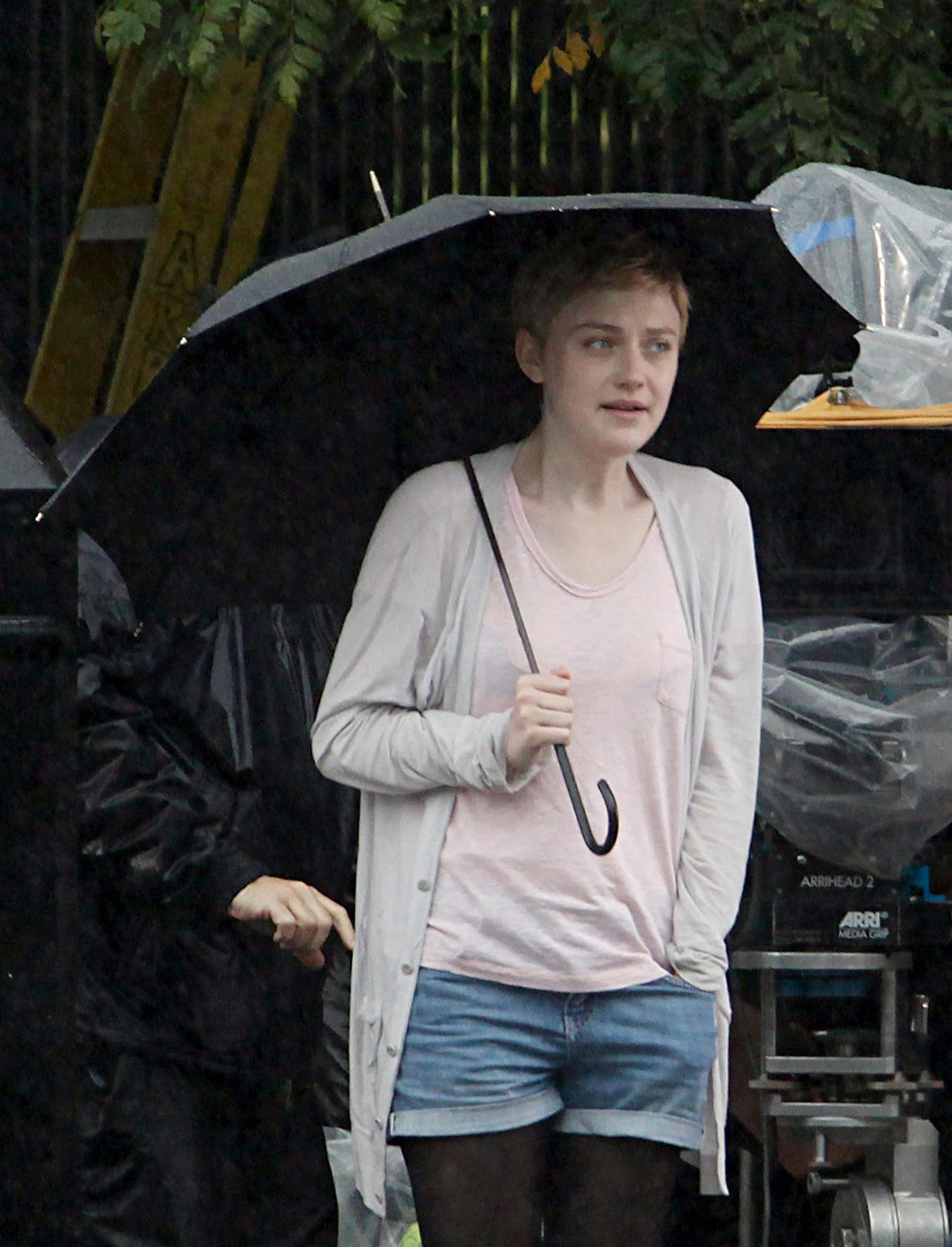 lovely-dakota-now-is-good-08-04-2011-01.jpg
