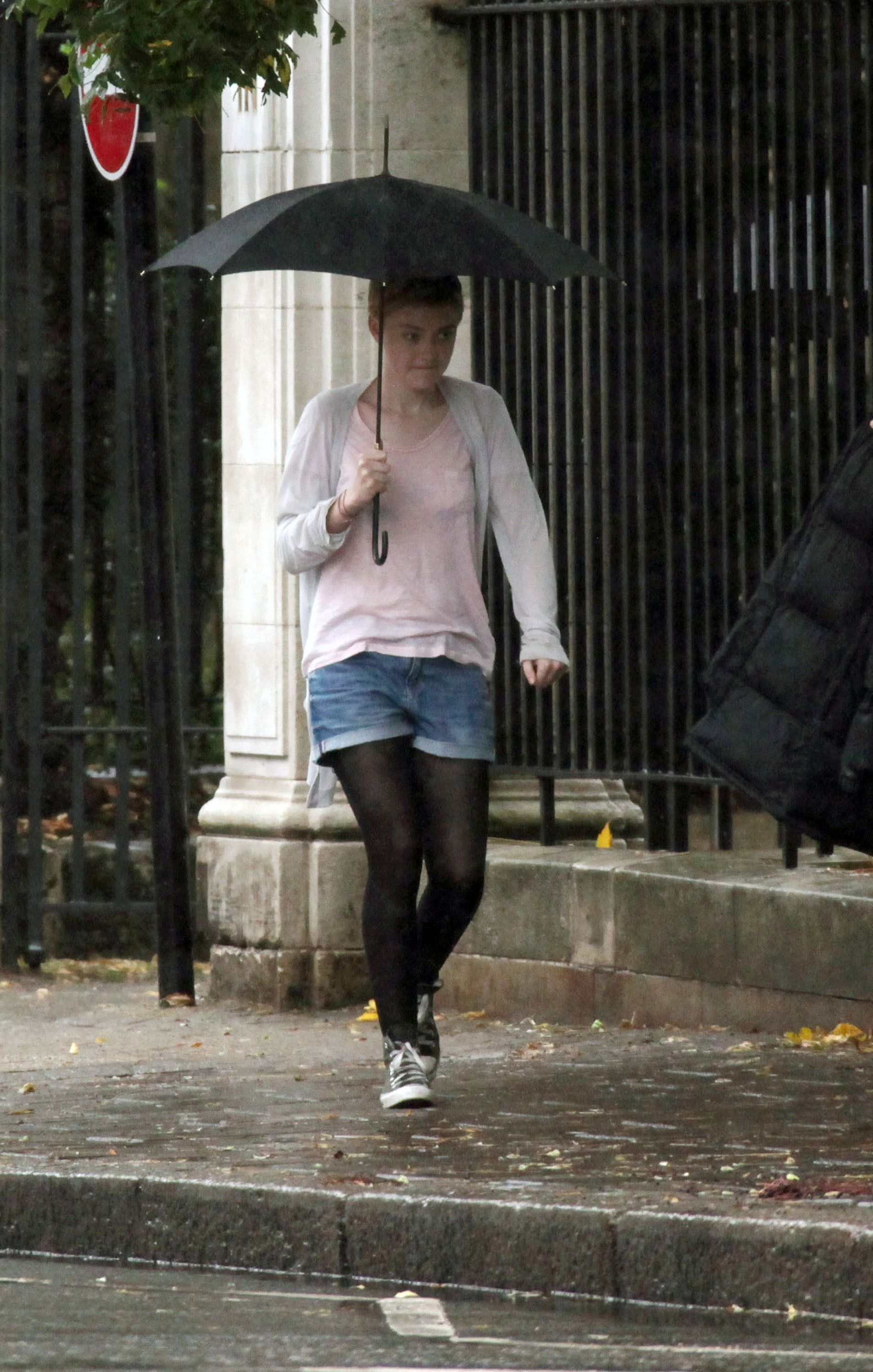 lovely-dakota-now-is-good-08-04-2011-24.jpg