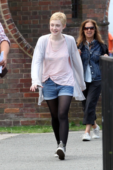 lovely-dakota-now-is-good-08-05-2011-02.jpg