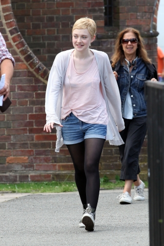 lovely-dakota-now-is-good-08-05-2011-23.jpg