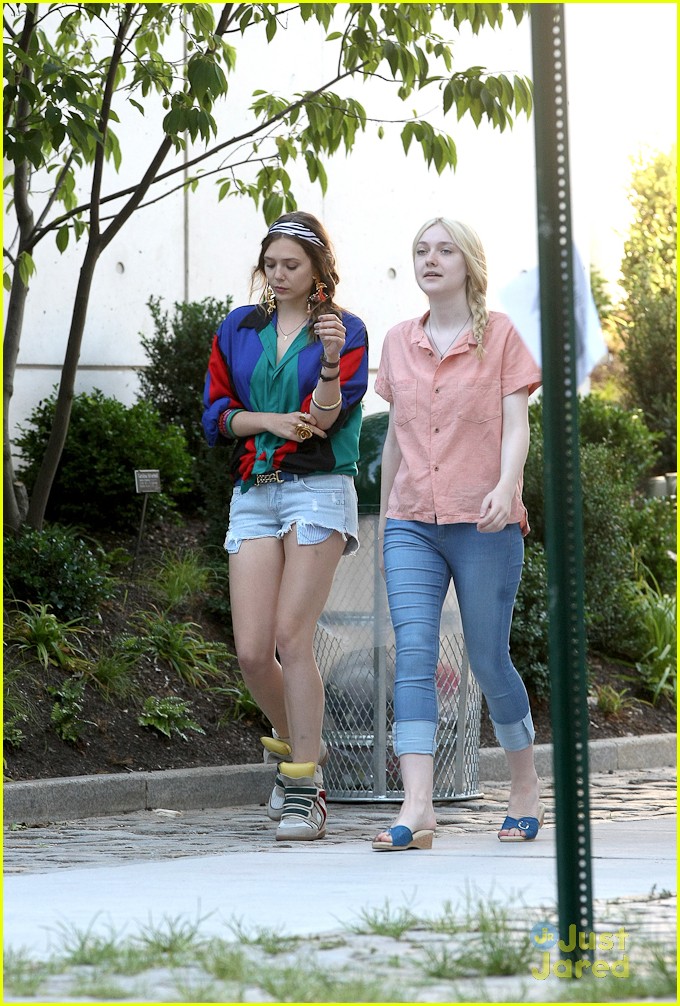 lovely-dakota-very-good-girls-07-02-2012-19.JPG