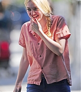 lovely-dakota-very-good-girls-07-02-2012-06.jpg