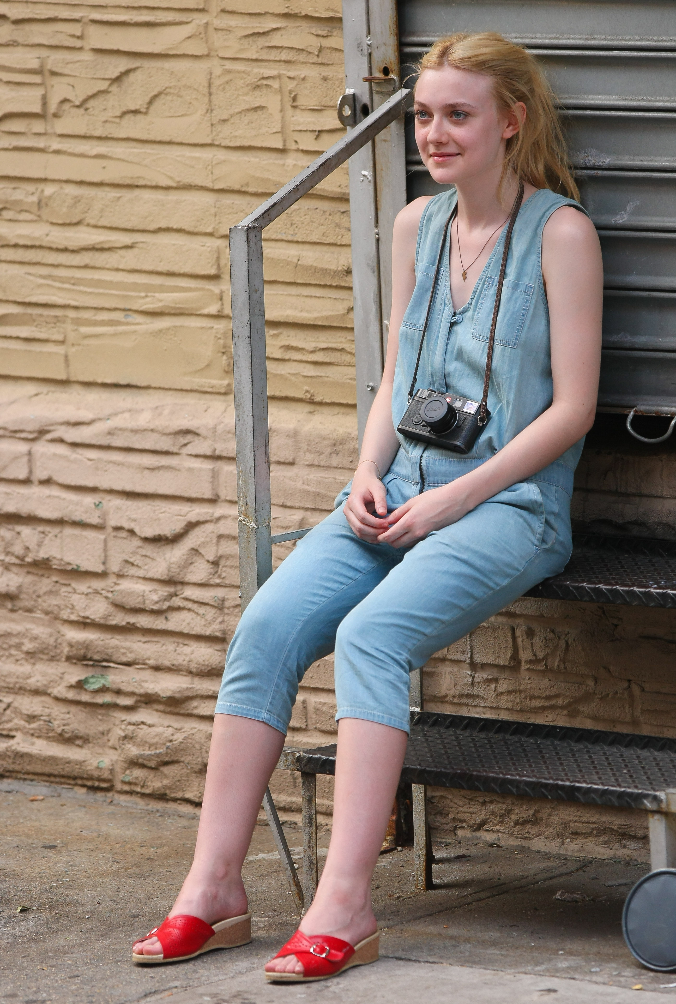 lovely-dakota-very-good-girls-07-03-2012-017.jpg