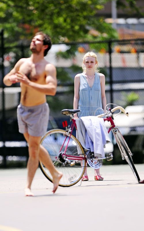 lovely-dakota-very-good-girls-07-03-2012-029.jpg