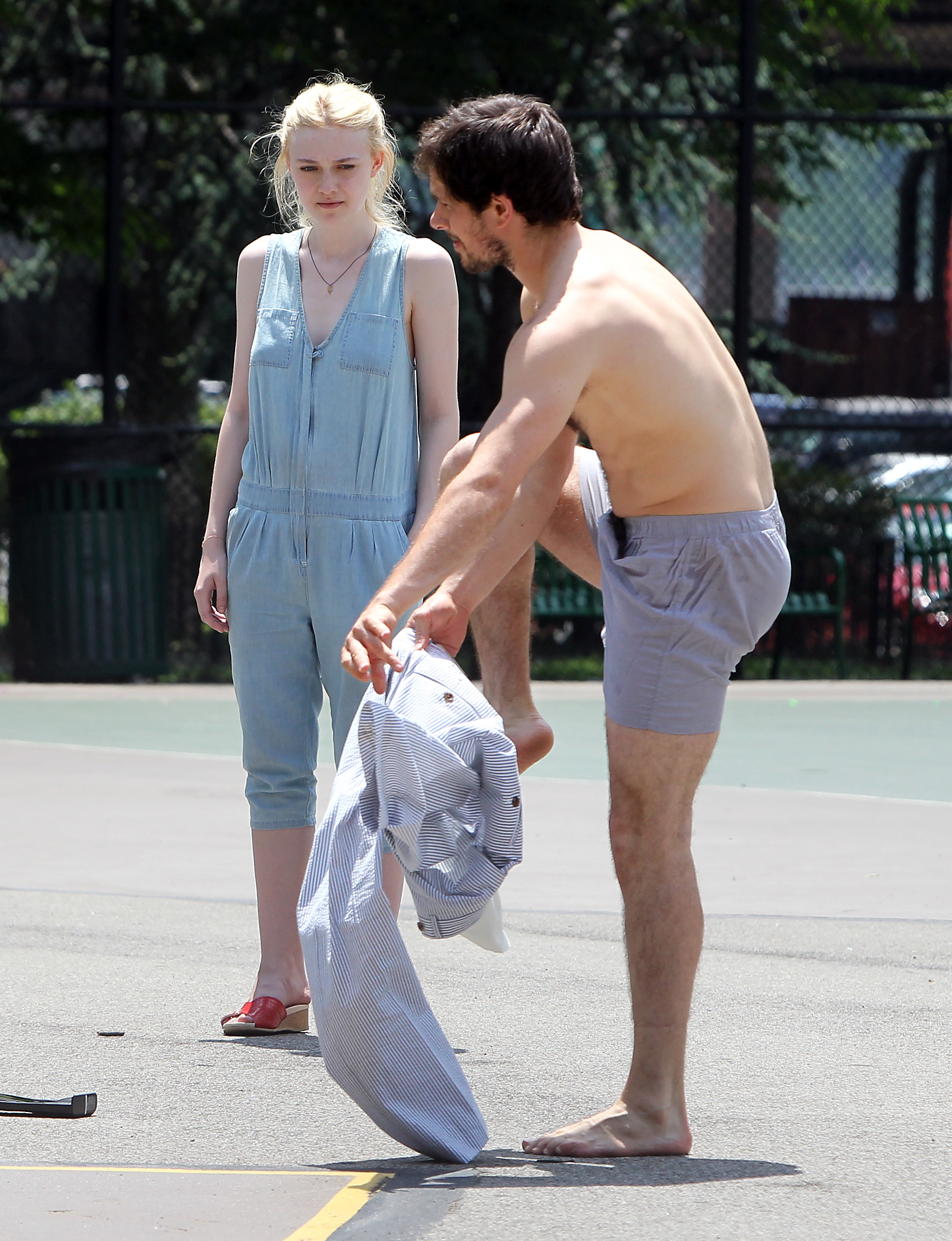 lovely-dakota-very-good-girls-07-03-2012-048.jpg