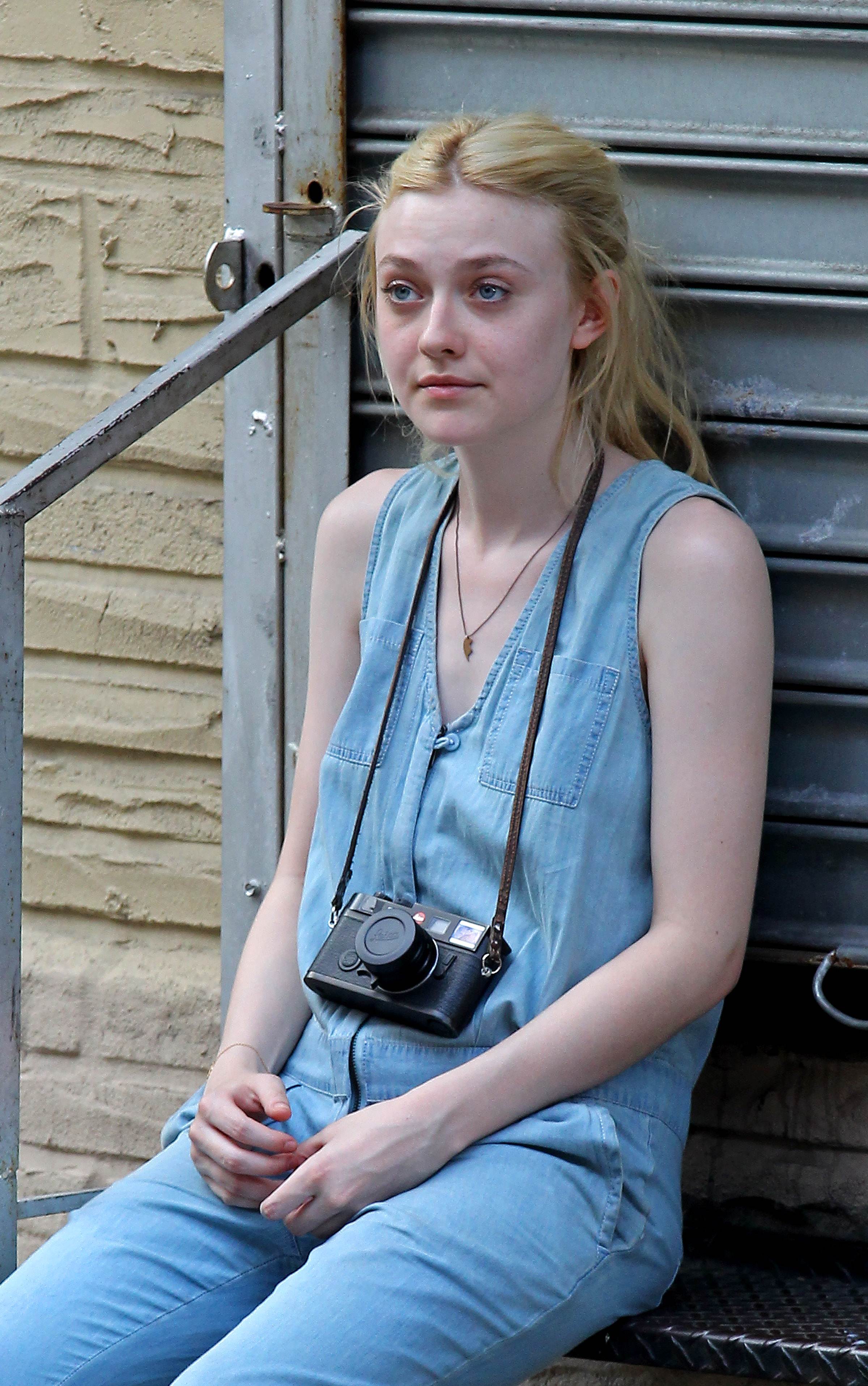 lovely-dakota-very-good-girls-07-03-2012-110.jpg