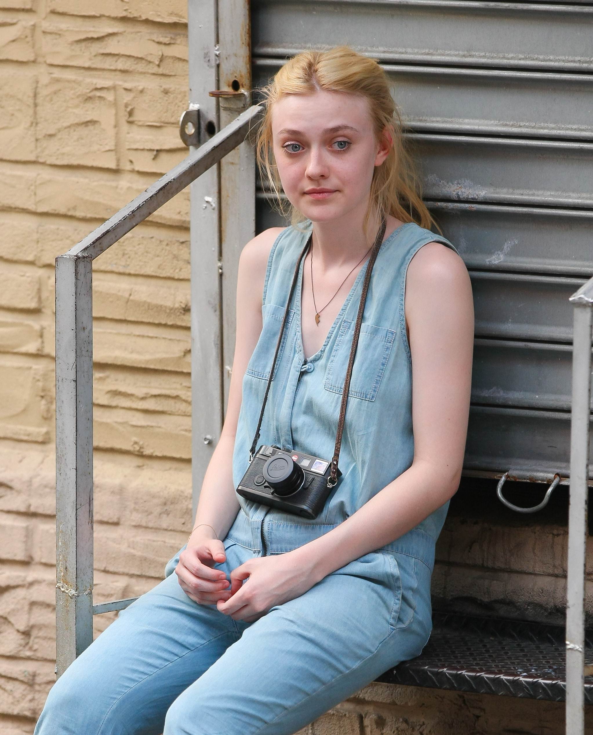 lovely-dakota-very-good-girls-07-03-2012-114.jpg