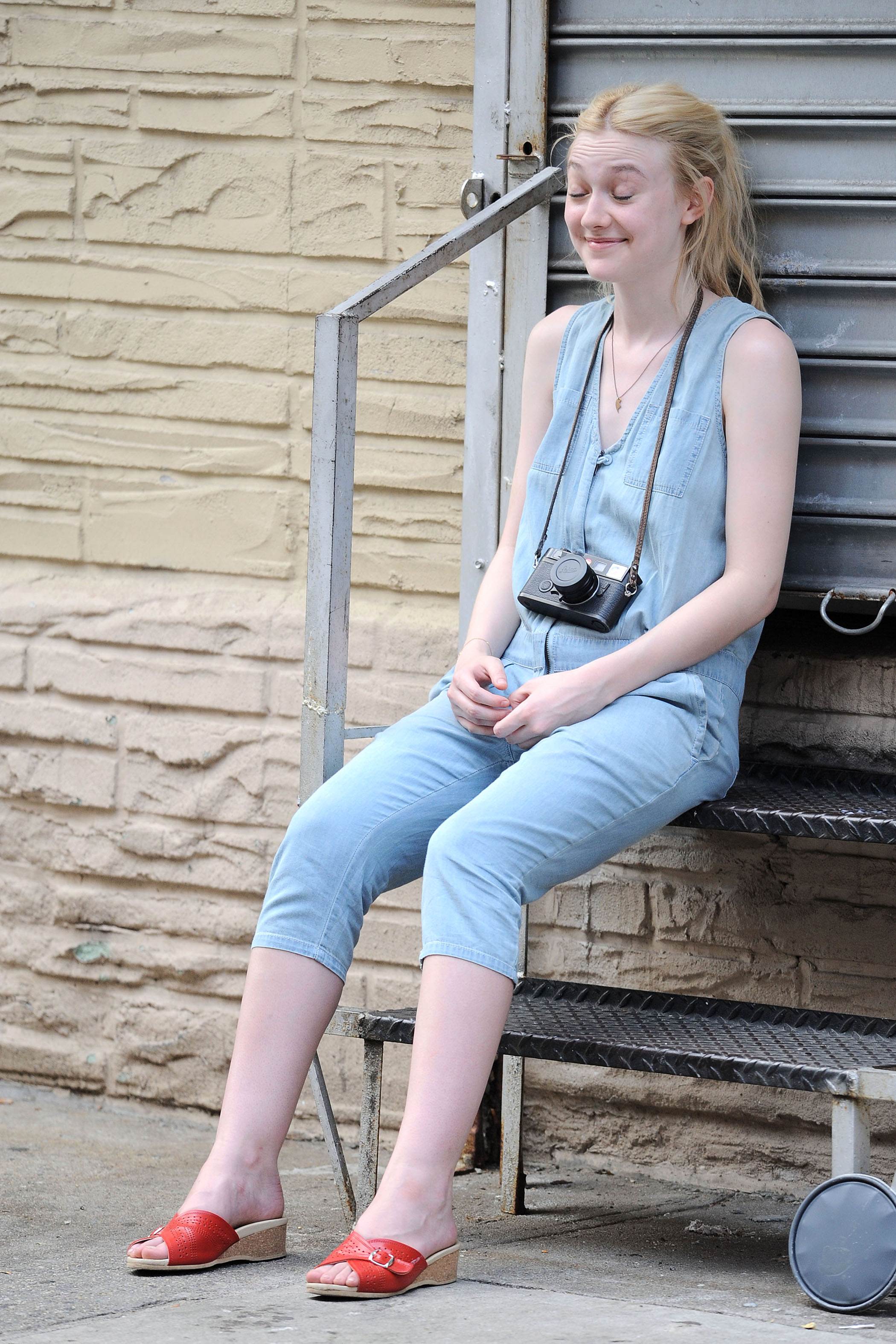 lovely-dakota-very-good-girls-07-03-2012-117.jpg
