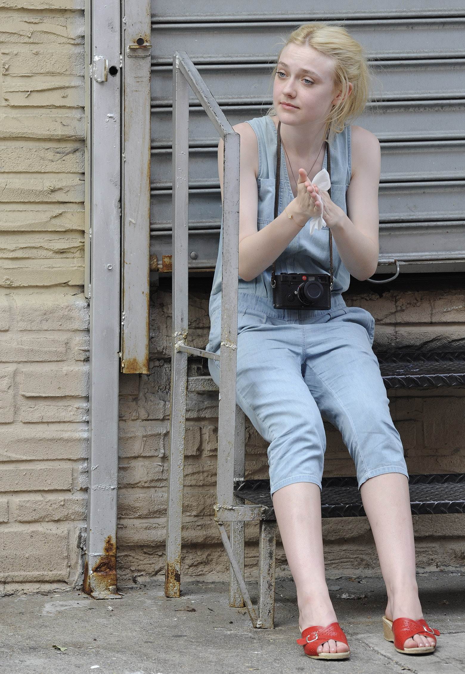 lovely-dakota-very-good-girls-07-03-2012-125.jpg