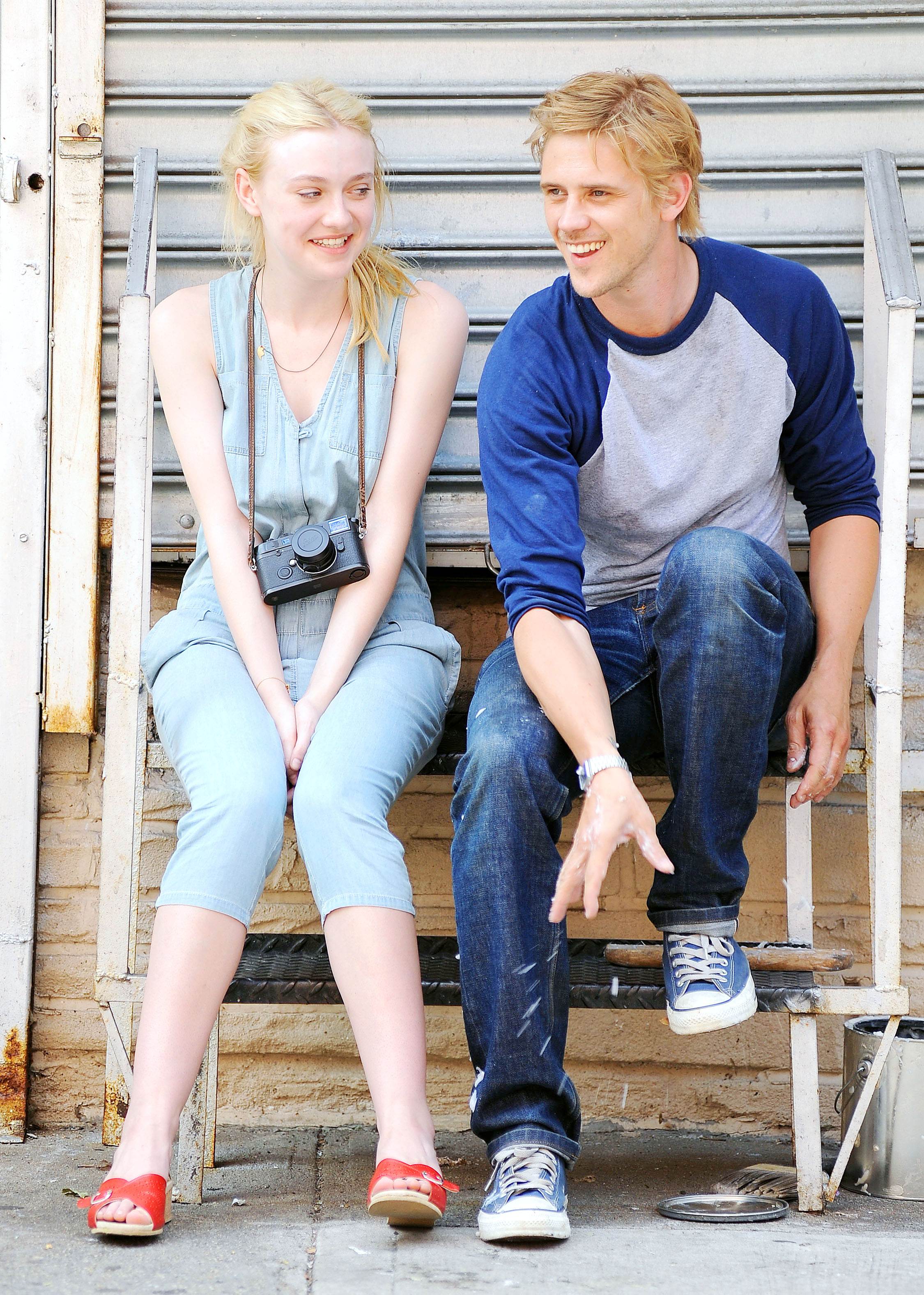lovely-dakota-very-good-girls-07-03-2012-148.jpg