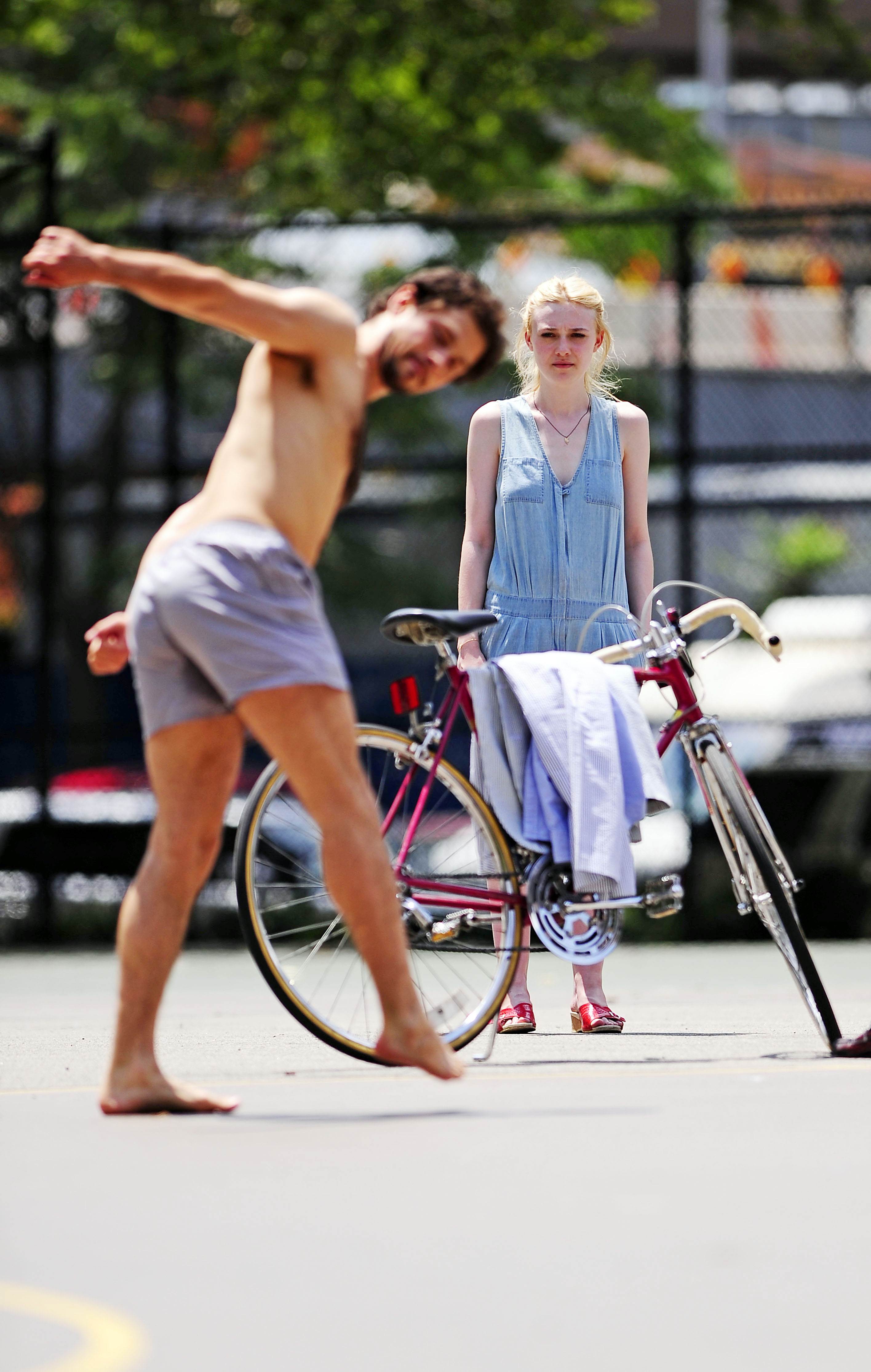 lovely-dakota-very-good-girls-07-03-2012-199.jpg