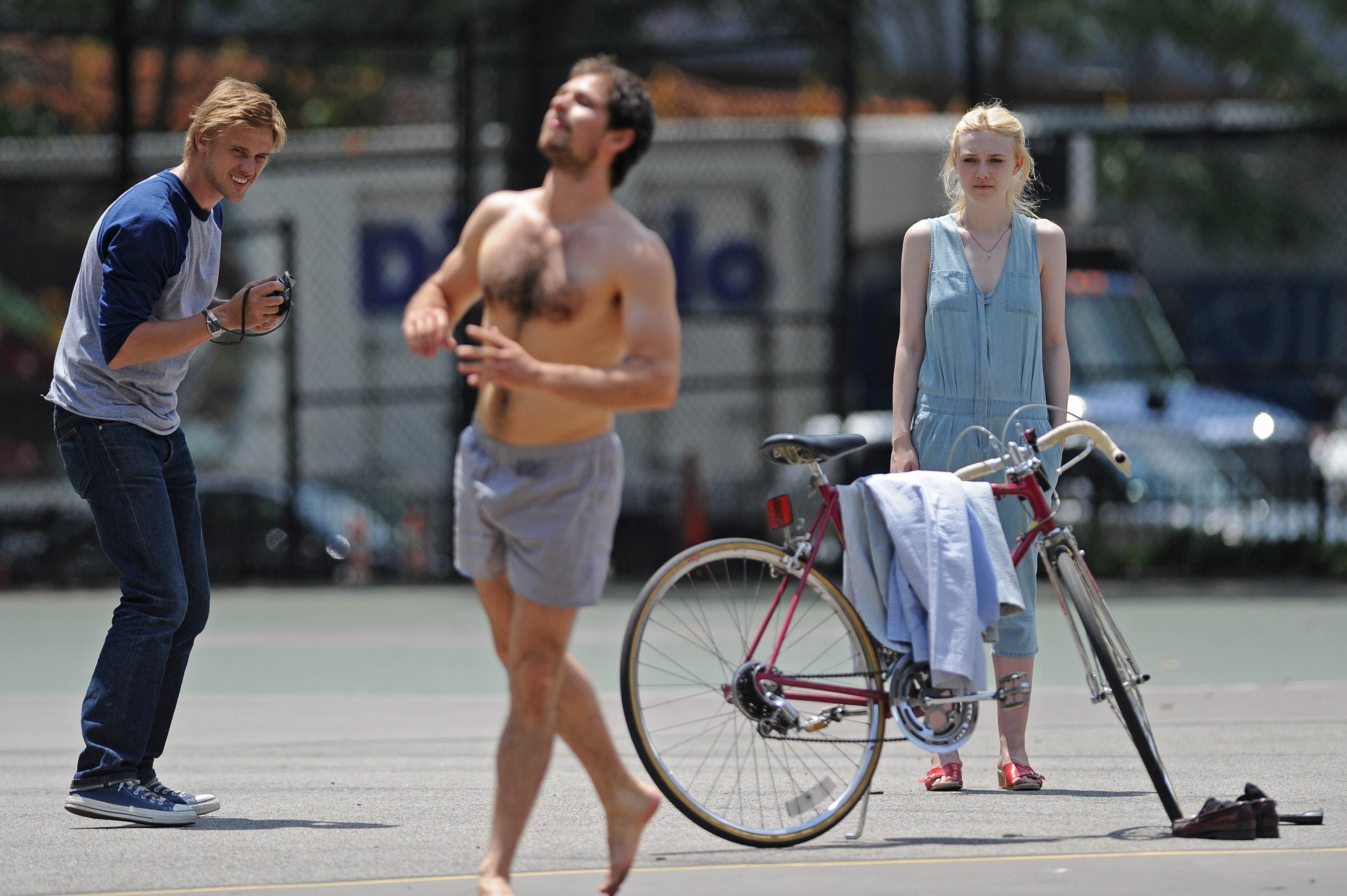 lovely-dakota-very-good-girls-07-03-2012-201.jpg