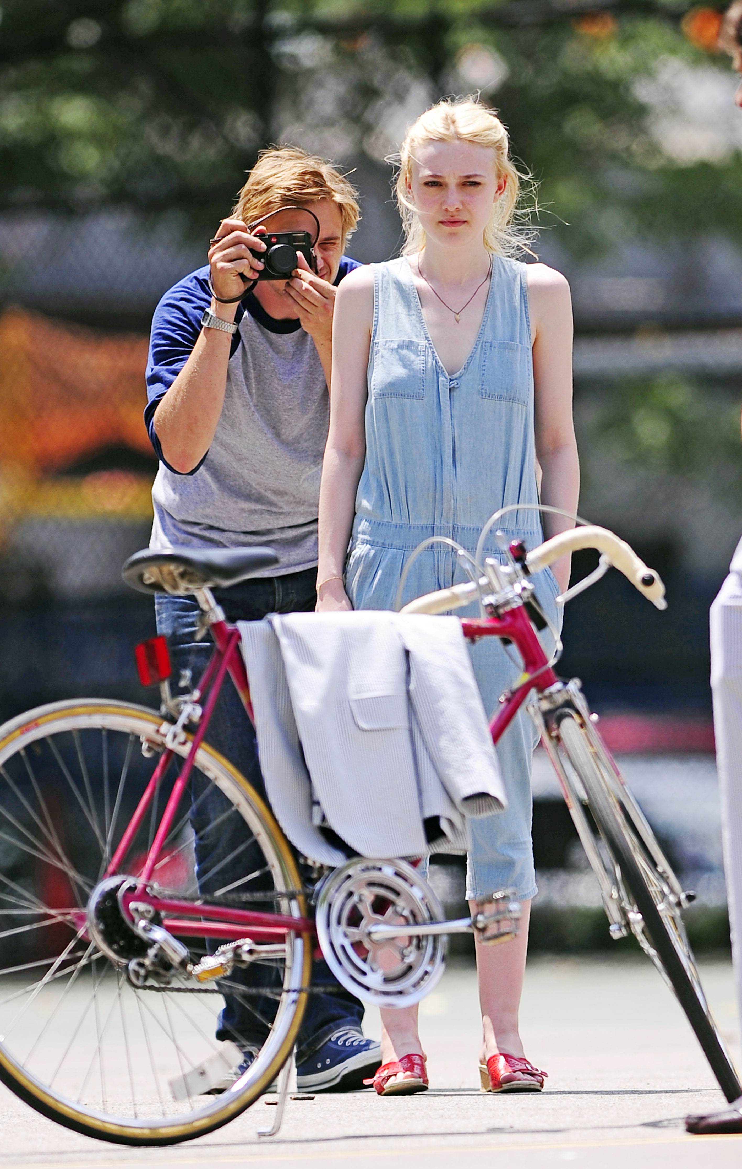 lovely-dakota-very-good-girls-07-03-2012-202.jpg