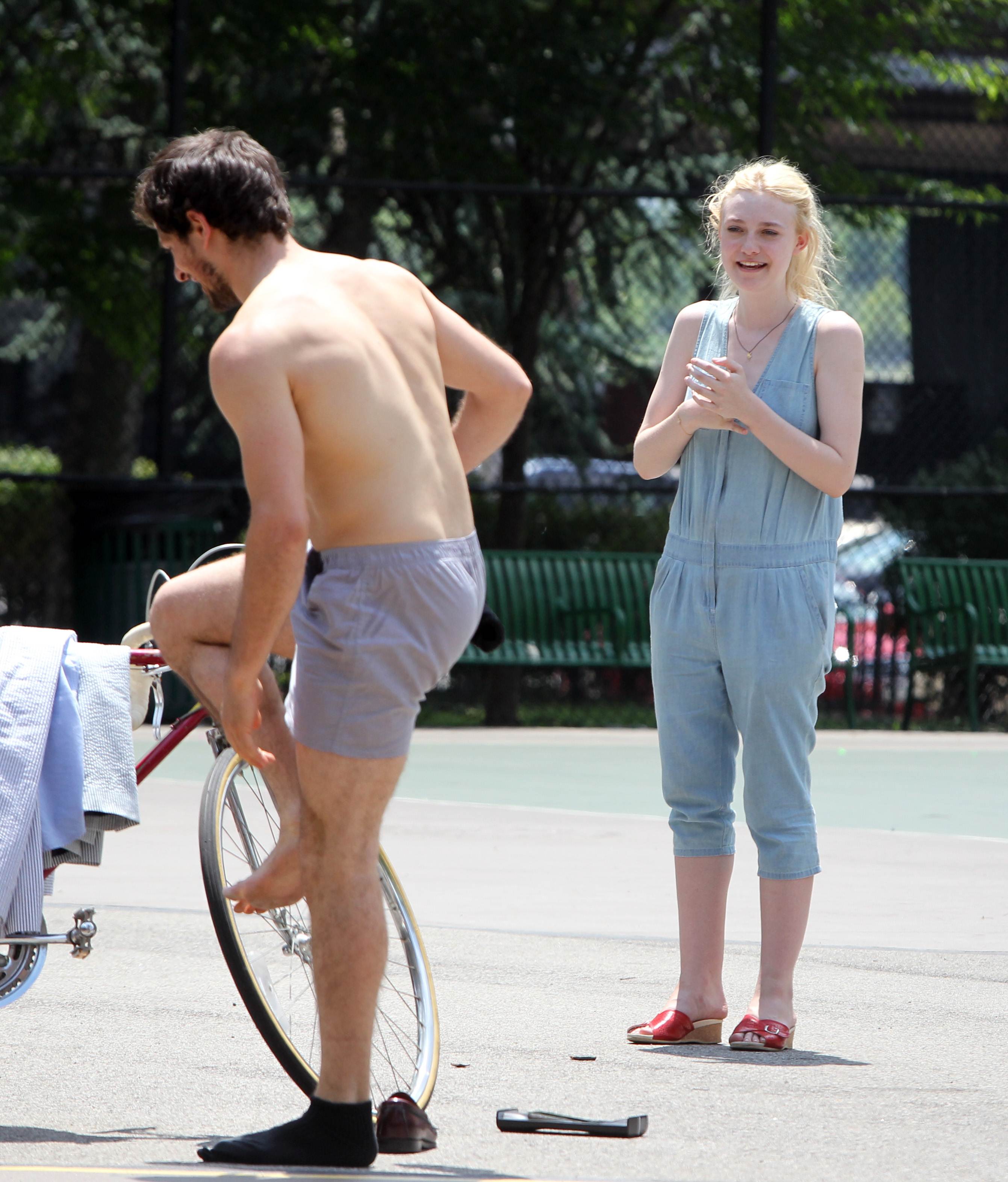 lovely-dakota-very-good-girls-07-03-2012-224.jpg