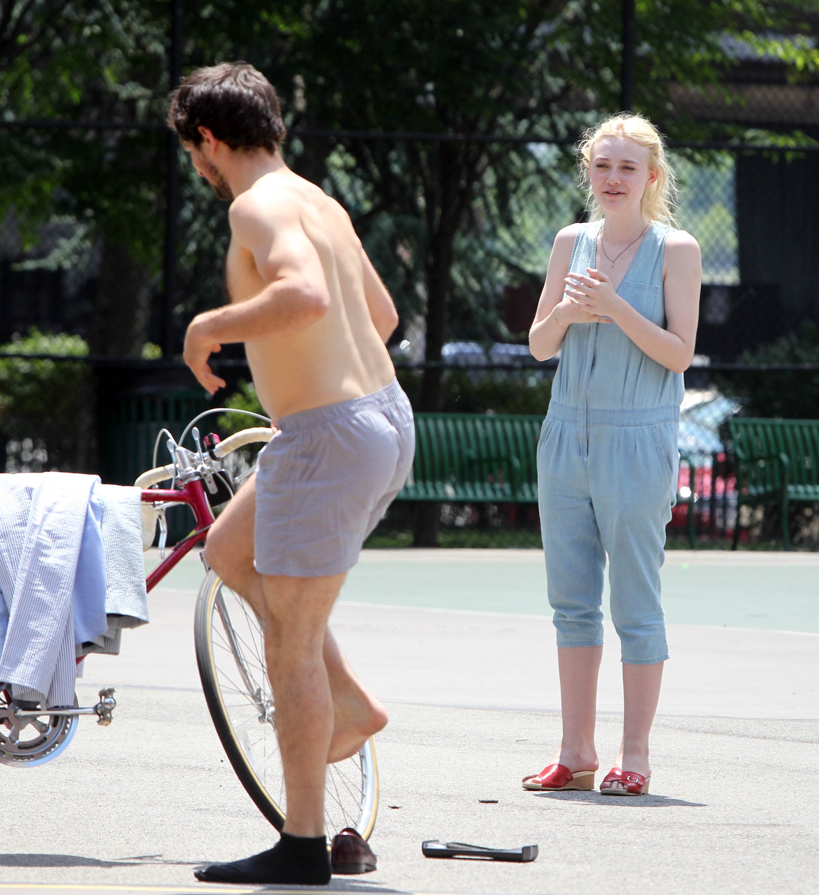 lovely-dakota-very-good-girls-07-03-2012-225.jpg