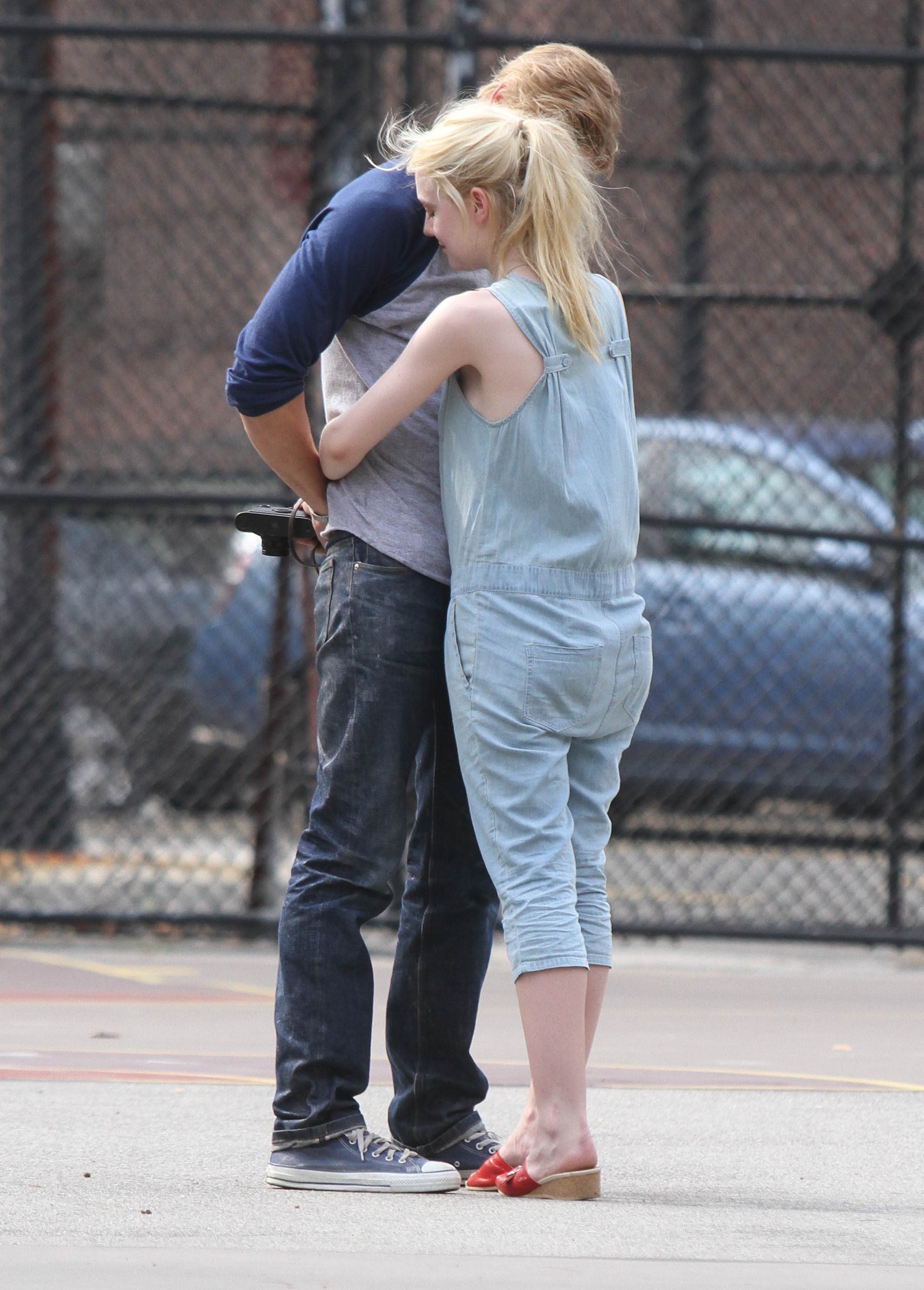 lovely-dakota-very-good-girls-07-03-2012-263.jpg