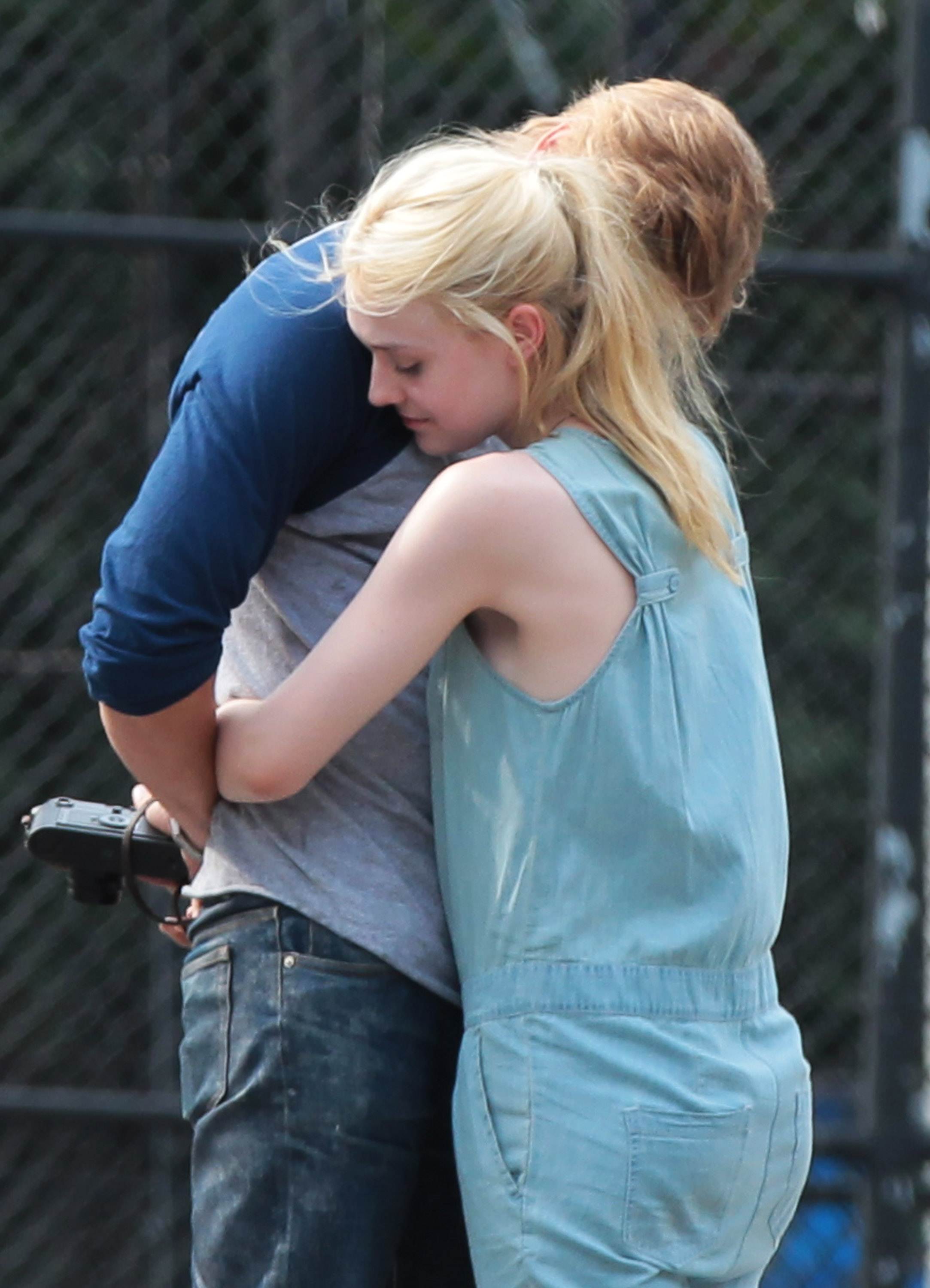 lovely-dakota-very-good-girls-07-03-2012-270.jpg