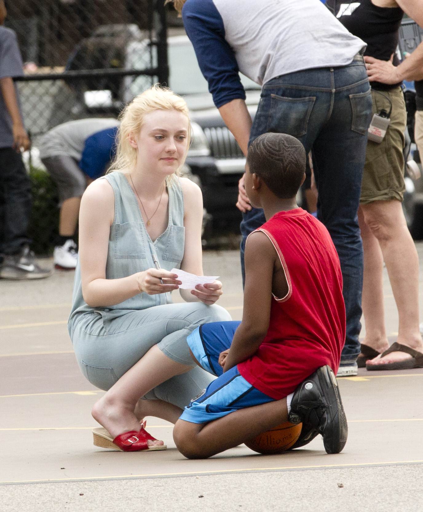 lovely-dakota-very-good-girls-07-03-2012-295.jpg