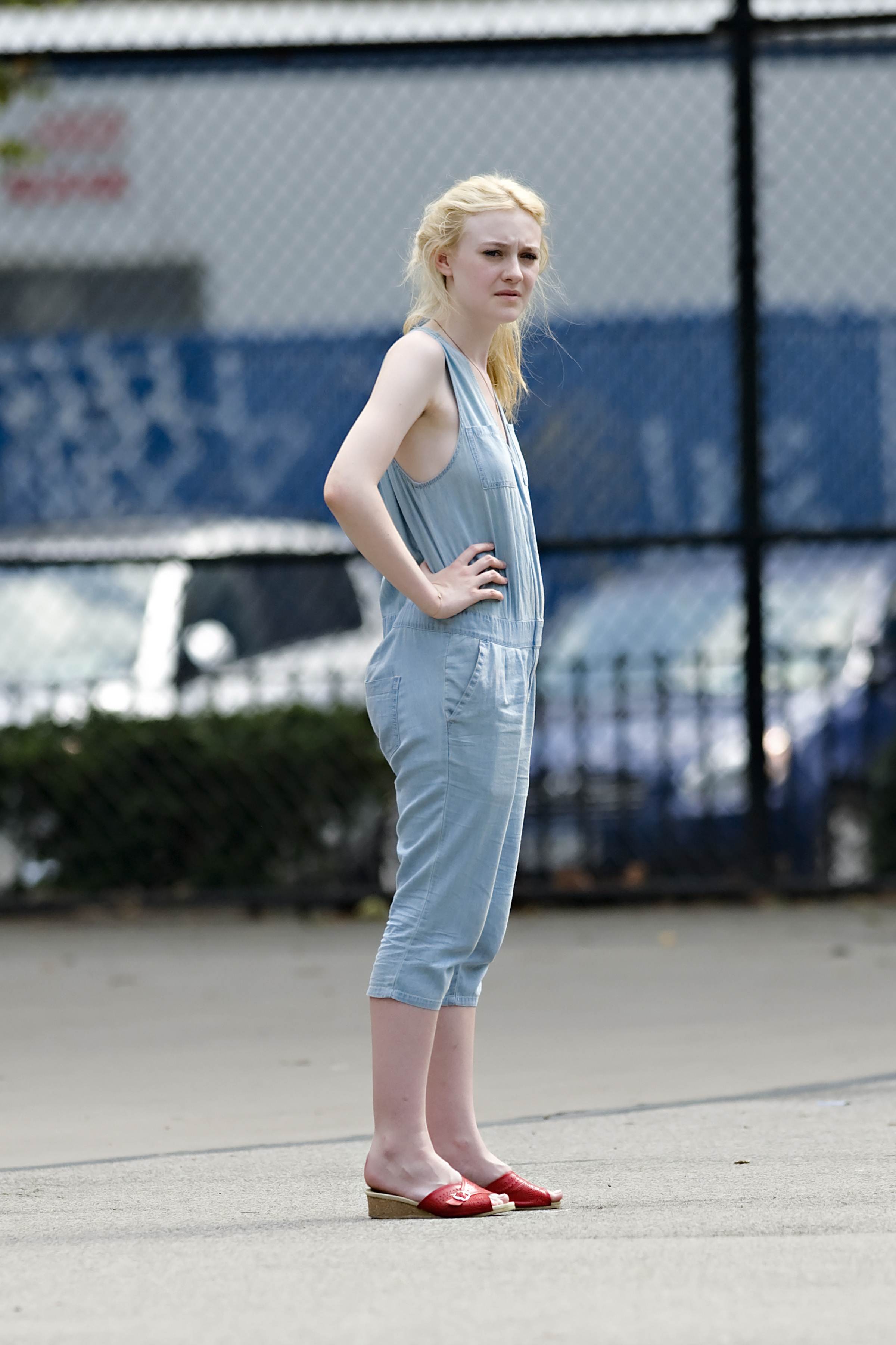 lovely-dakota-very-good-girls-07-03-2012-302.jpg