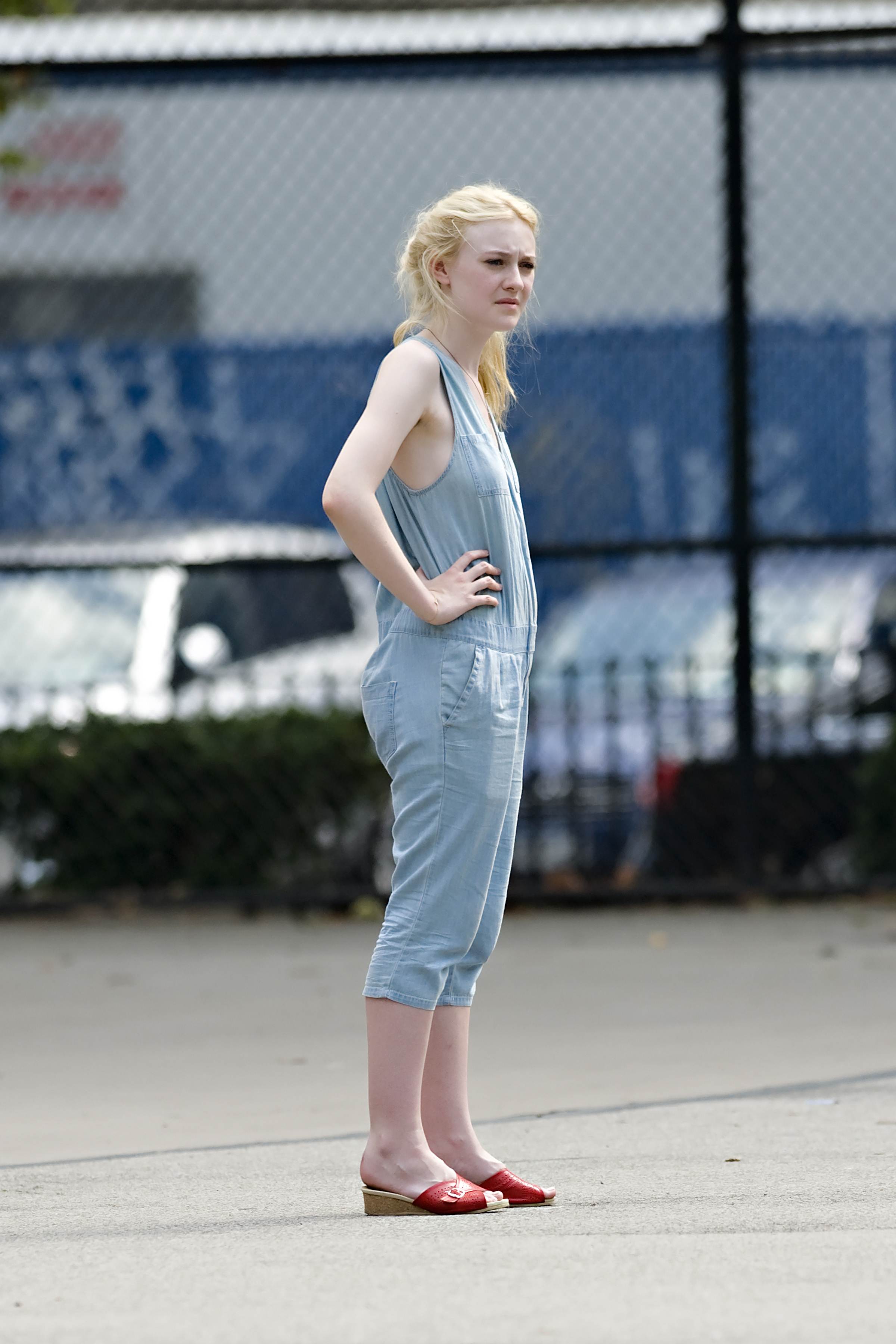 lovely-dakota-very-good-girls-07-03-2012-303.jpg