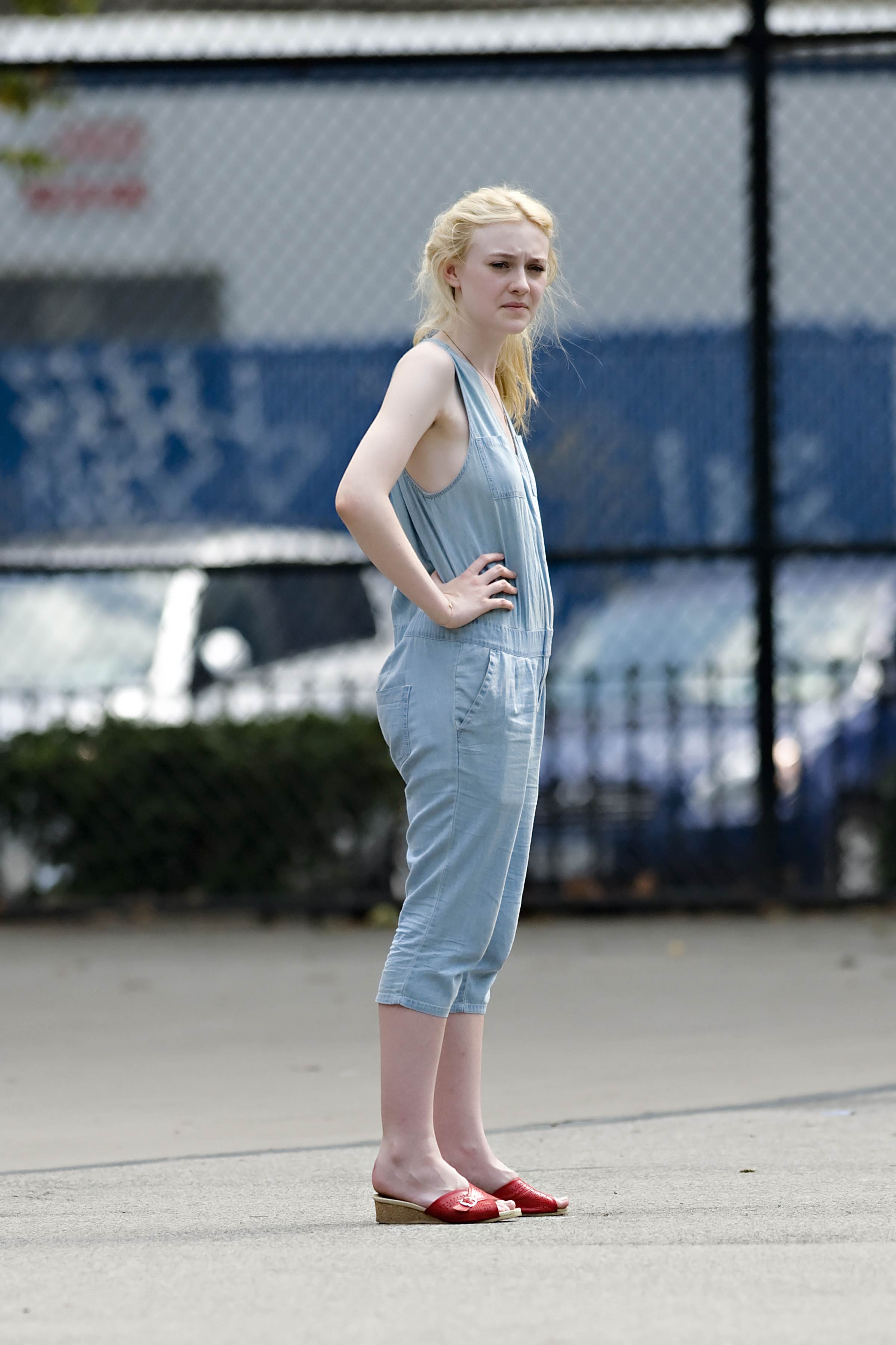 lovely-dakota-very-good-girls-07-03-2012-304.jpg