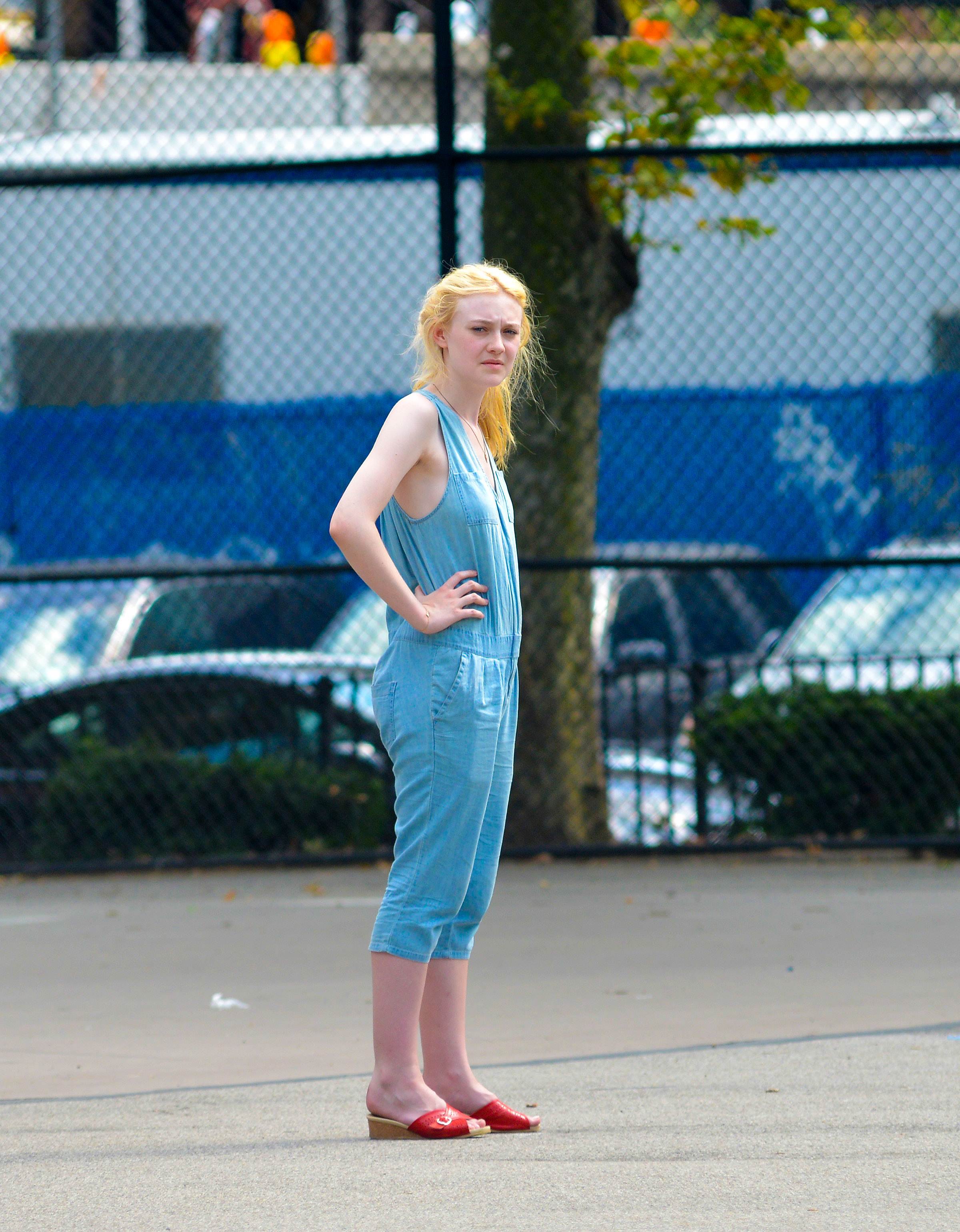 lovely-dakota-very-good-girls-07-03-2012-307.jpg