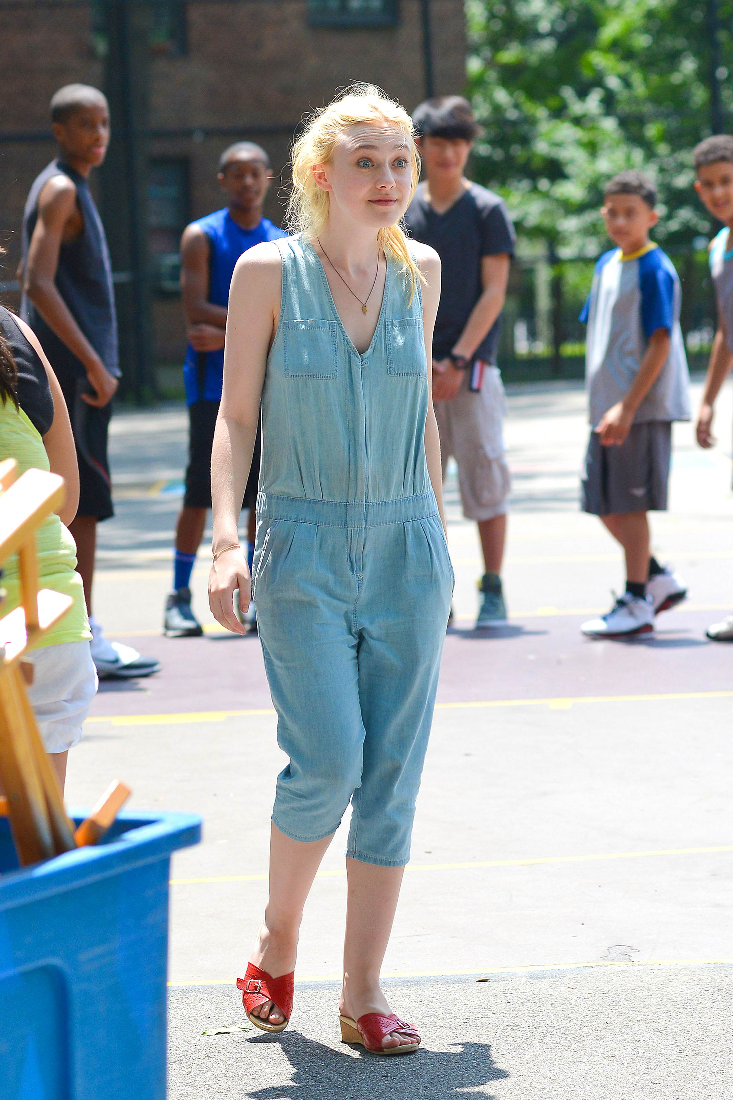 lovely-dakota-very-good-girls-07-03-2012-314.jpg
