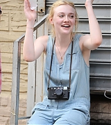lovely-dakota-very-good-girls-07-03-2012-009.JPG