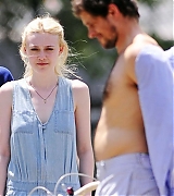 lovely-dakota-very-good-girls-07-03-2012-026.jpg
