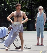 lovely-dakota-very-good-girls-07-03-2012-049.jpg