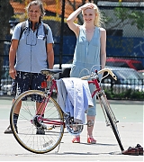 lovely-dakota-very-good-girls-07-03-2012-057.jpg