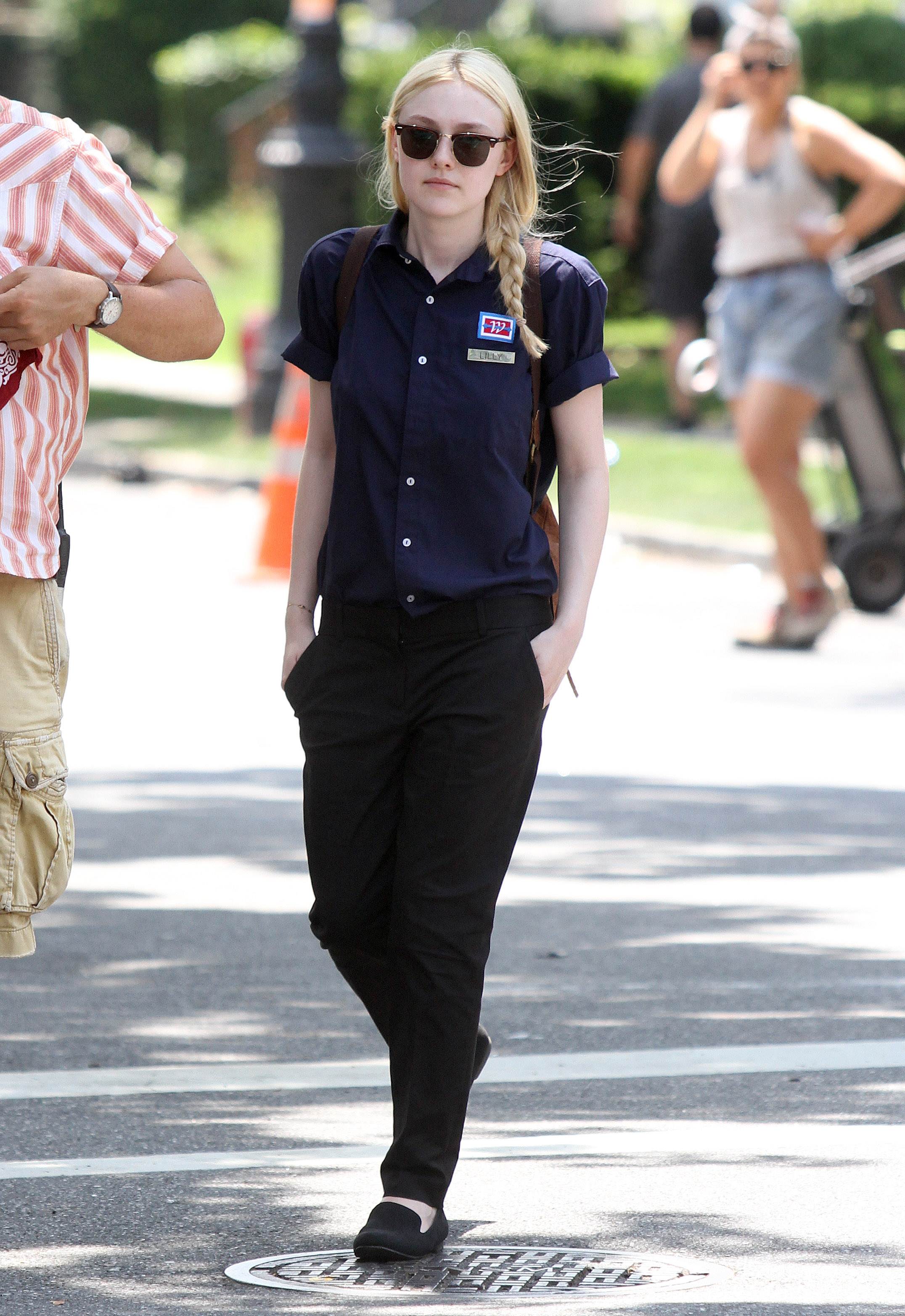 lovely-dakota-very-good-girls-07-05-2012-008.jpg