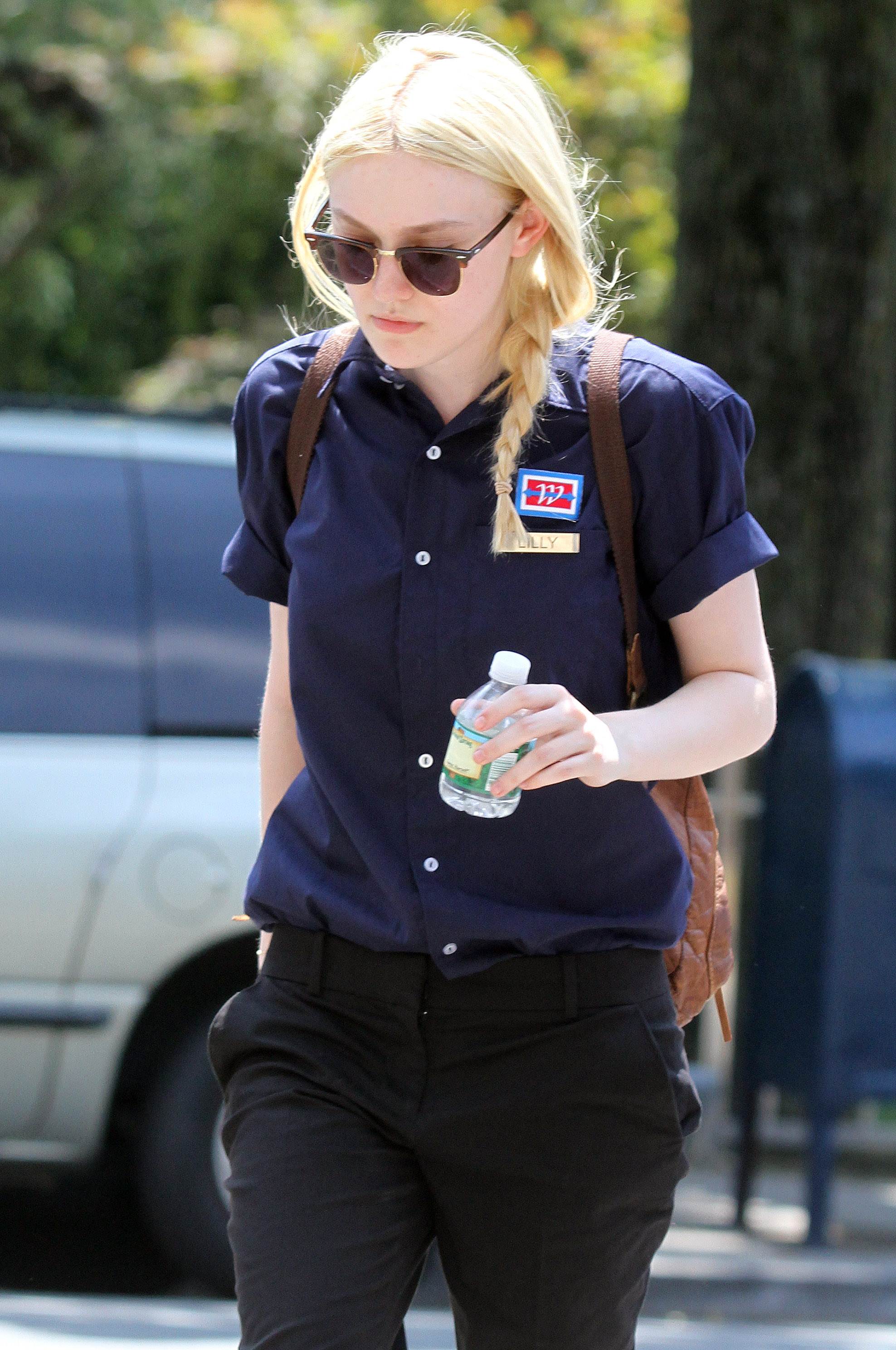 lovely-dakota-very-good-girls-07-05-2012-021.jpg