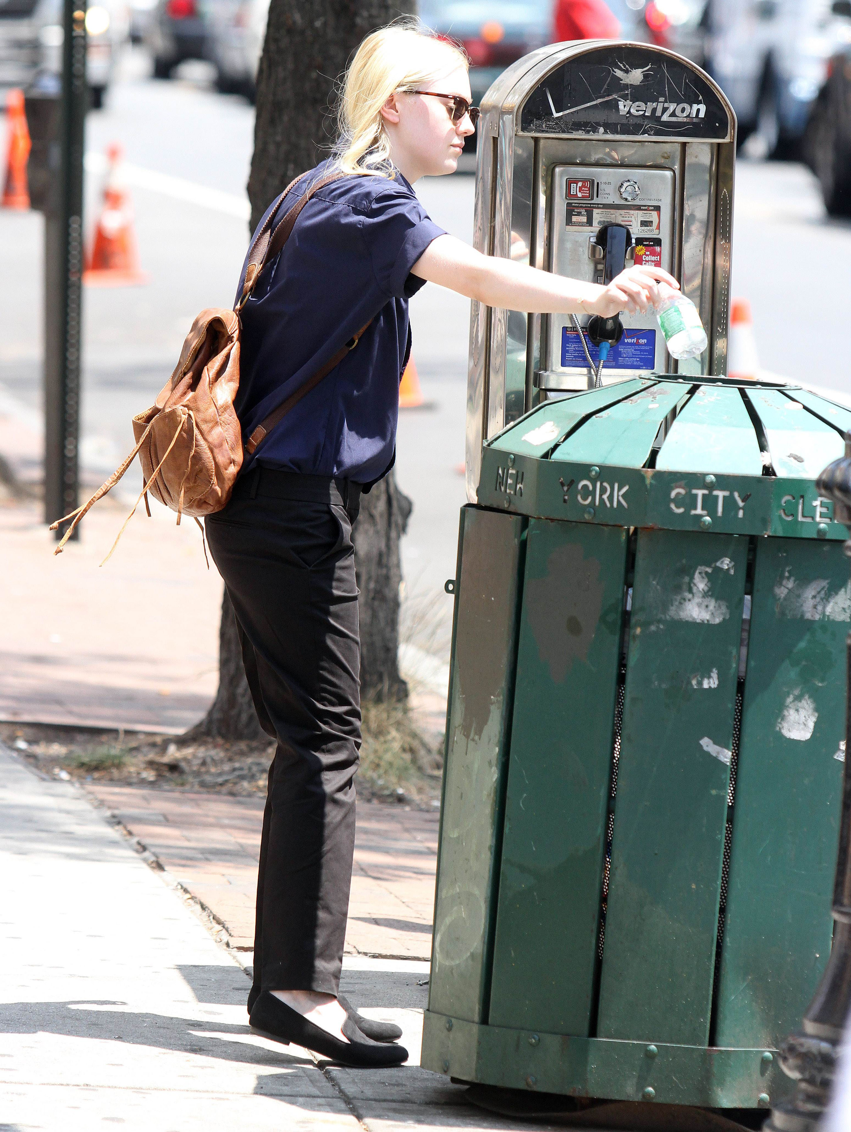 lovely-dakota-very-good-girls-07-05-2012-022.jpg