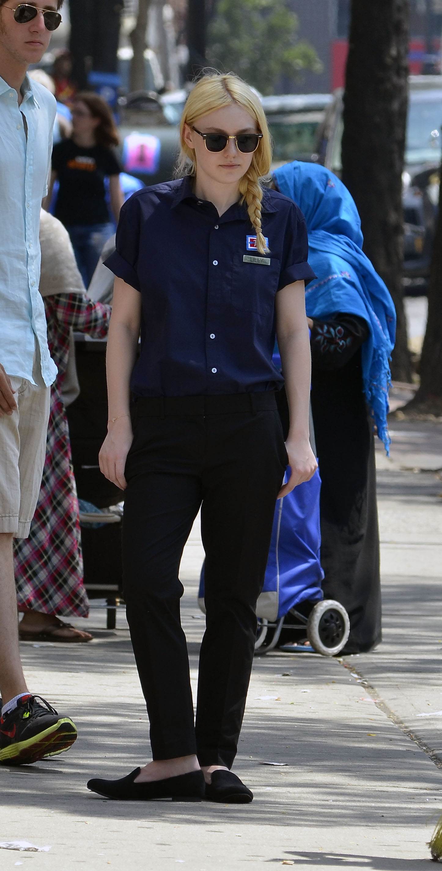 lovely-dakota-very-good-girls-07-05-2012-027.jpg