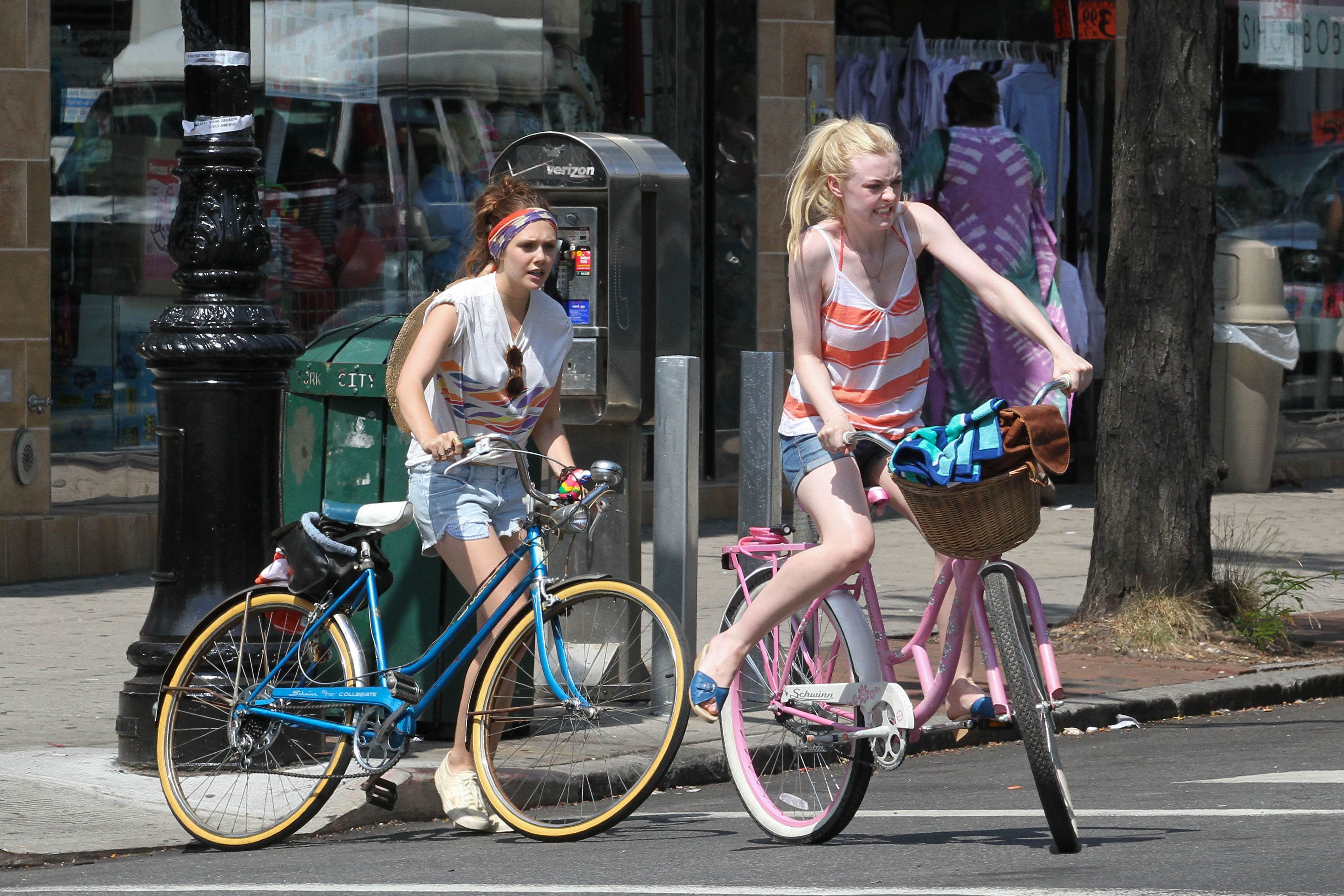 lovely-dakota-very-good-girls-07-05-2012-072.jpg