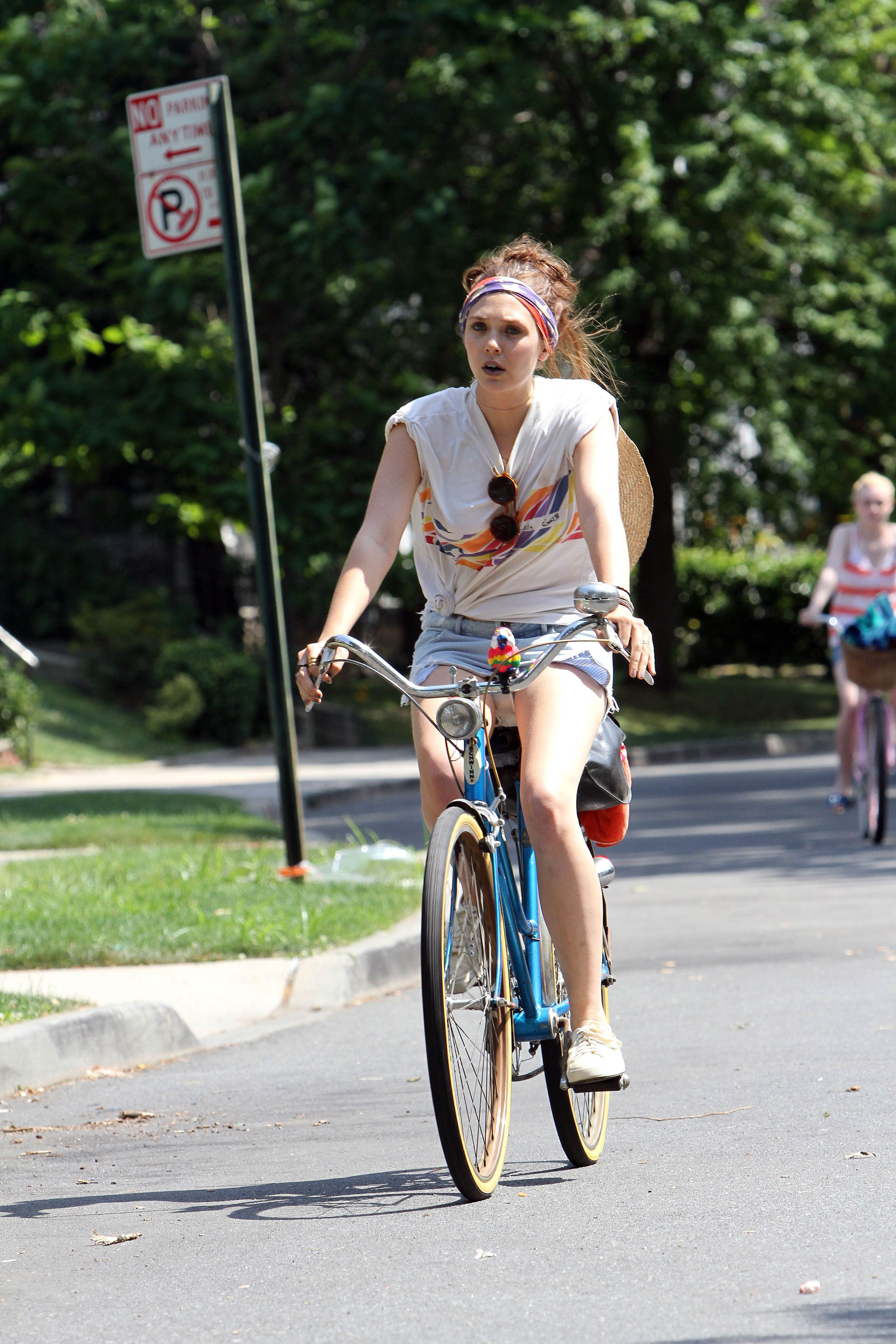 lovely-dakota-very-good-girls-07-05-2012-172.jpg