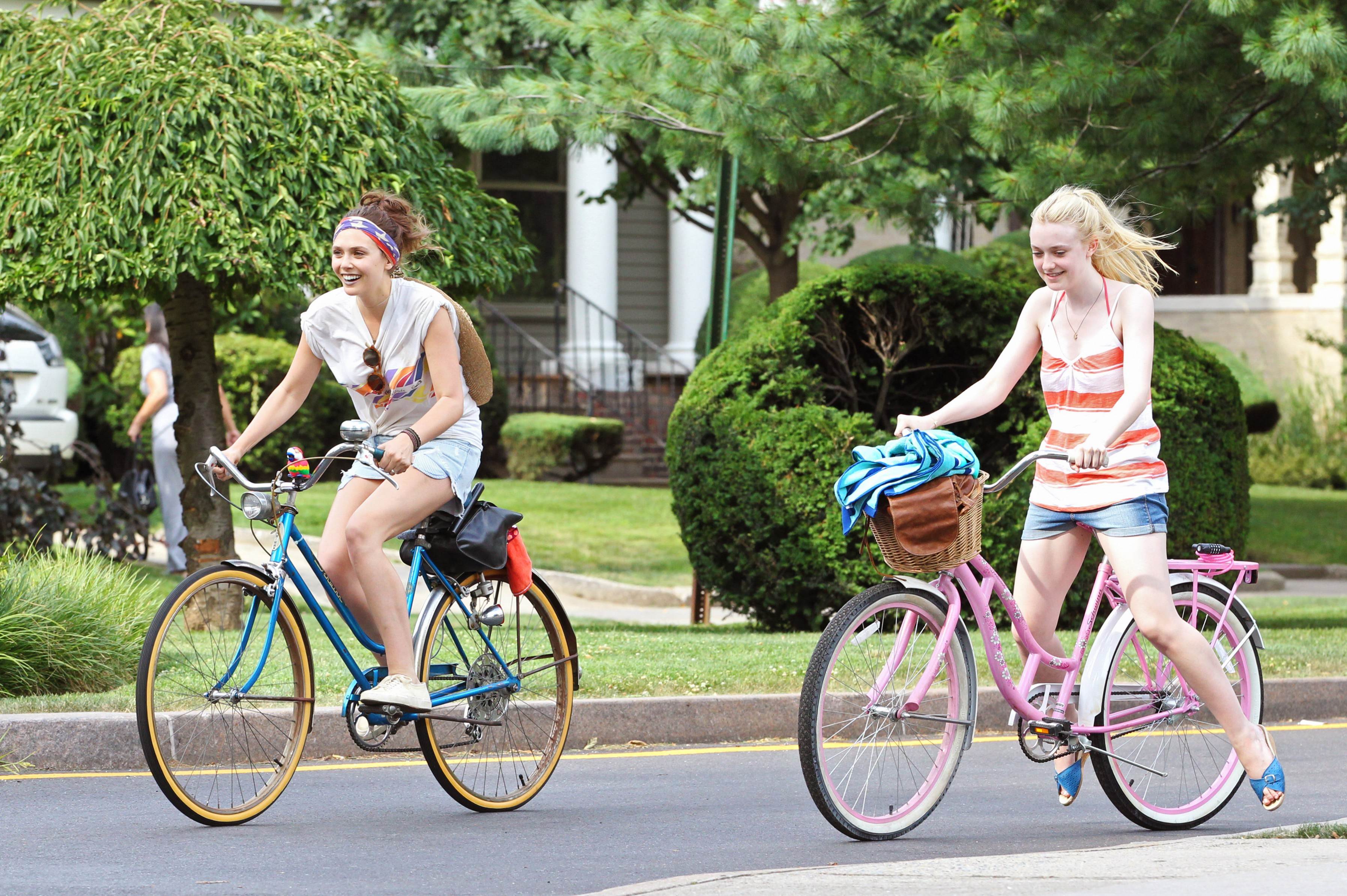 lovely-dakota-very-good-girls-07-05-2012-188.jpg