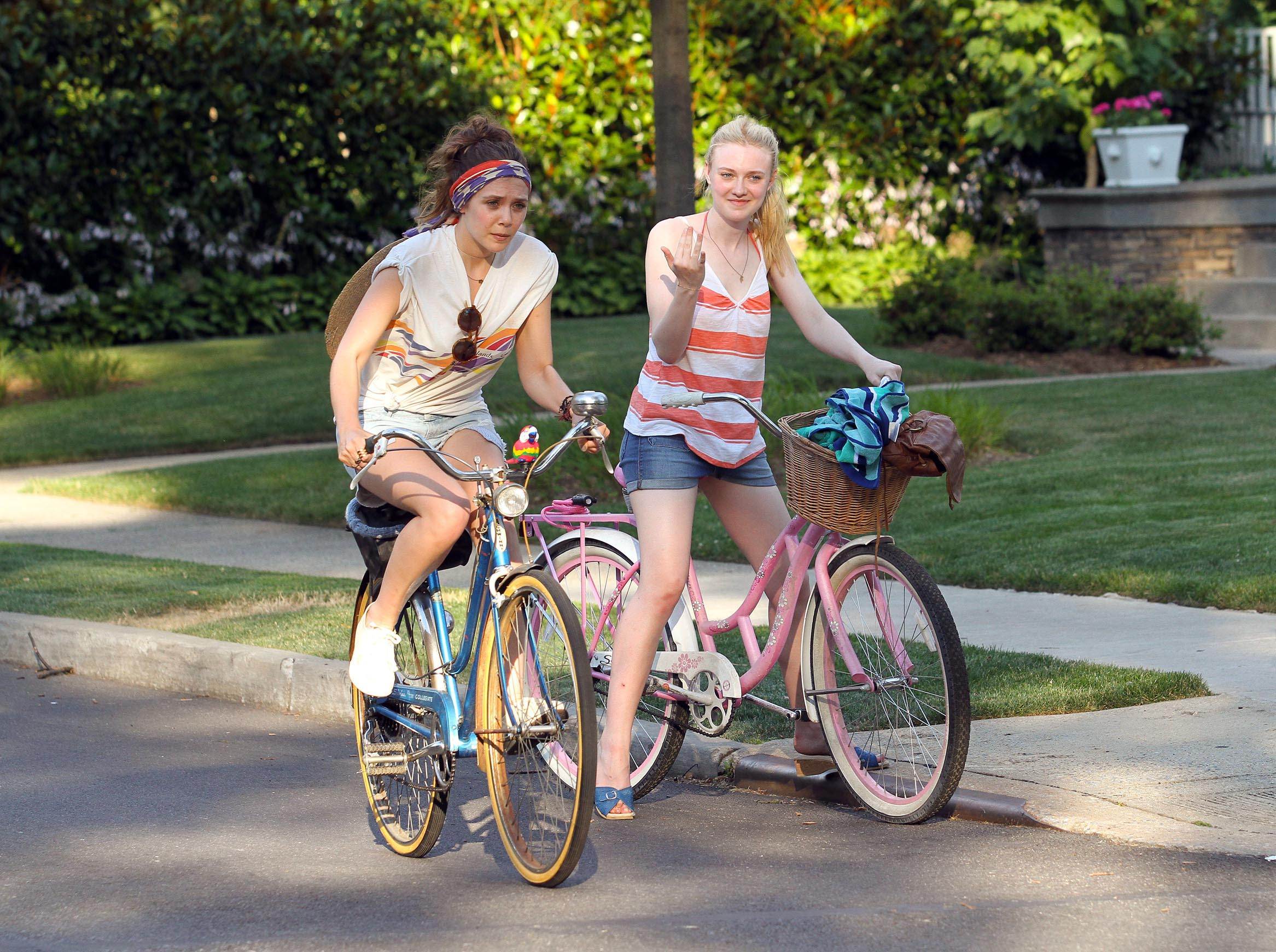 lovely-dakota-very-good-girls-07-05-2012-235.jpg